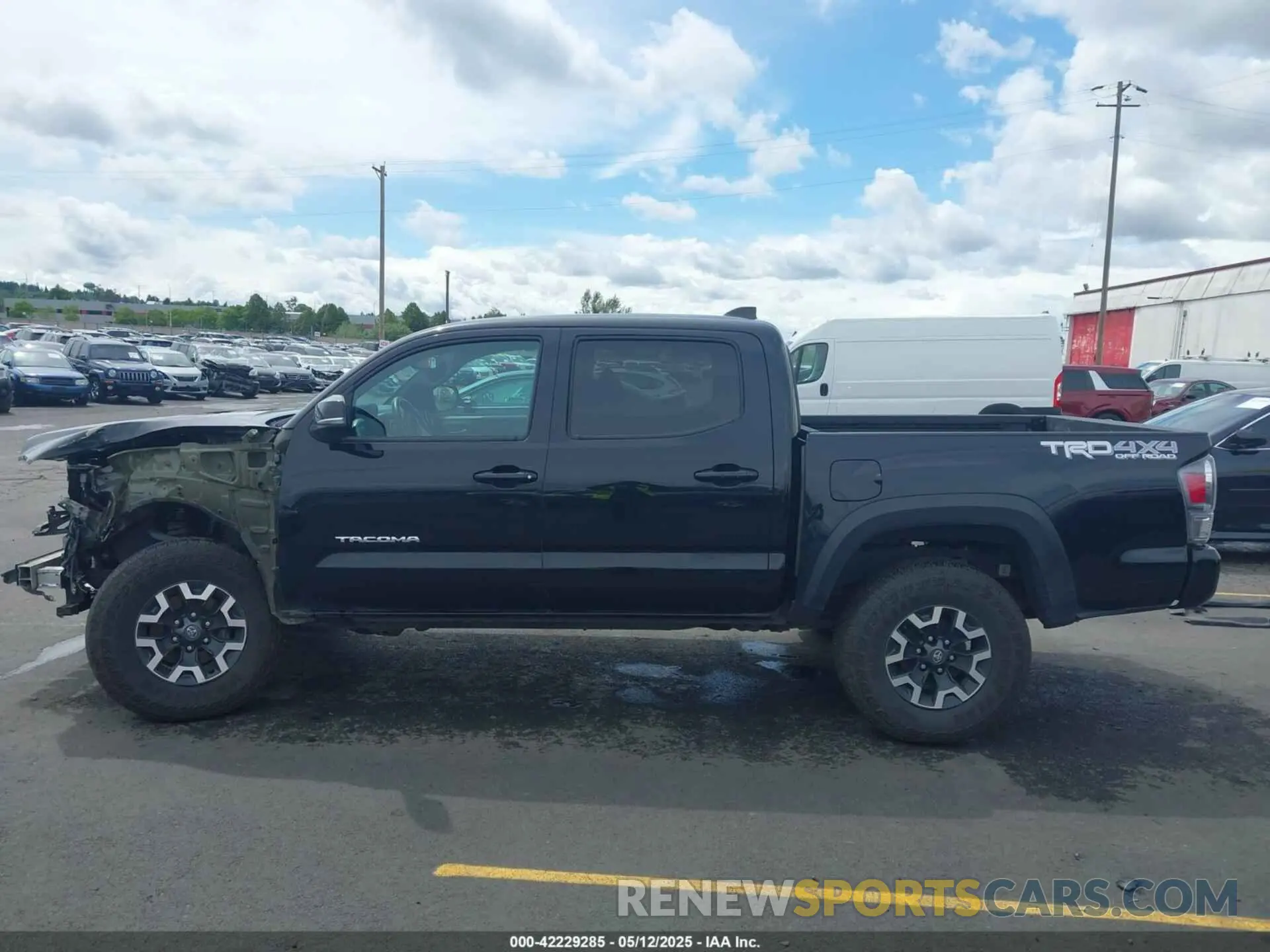 15 Photograph of a damaged car 3TMCZ5AN0NM476635 TOYOTA TACOMA 2022
