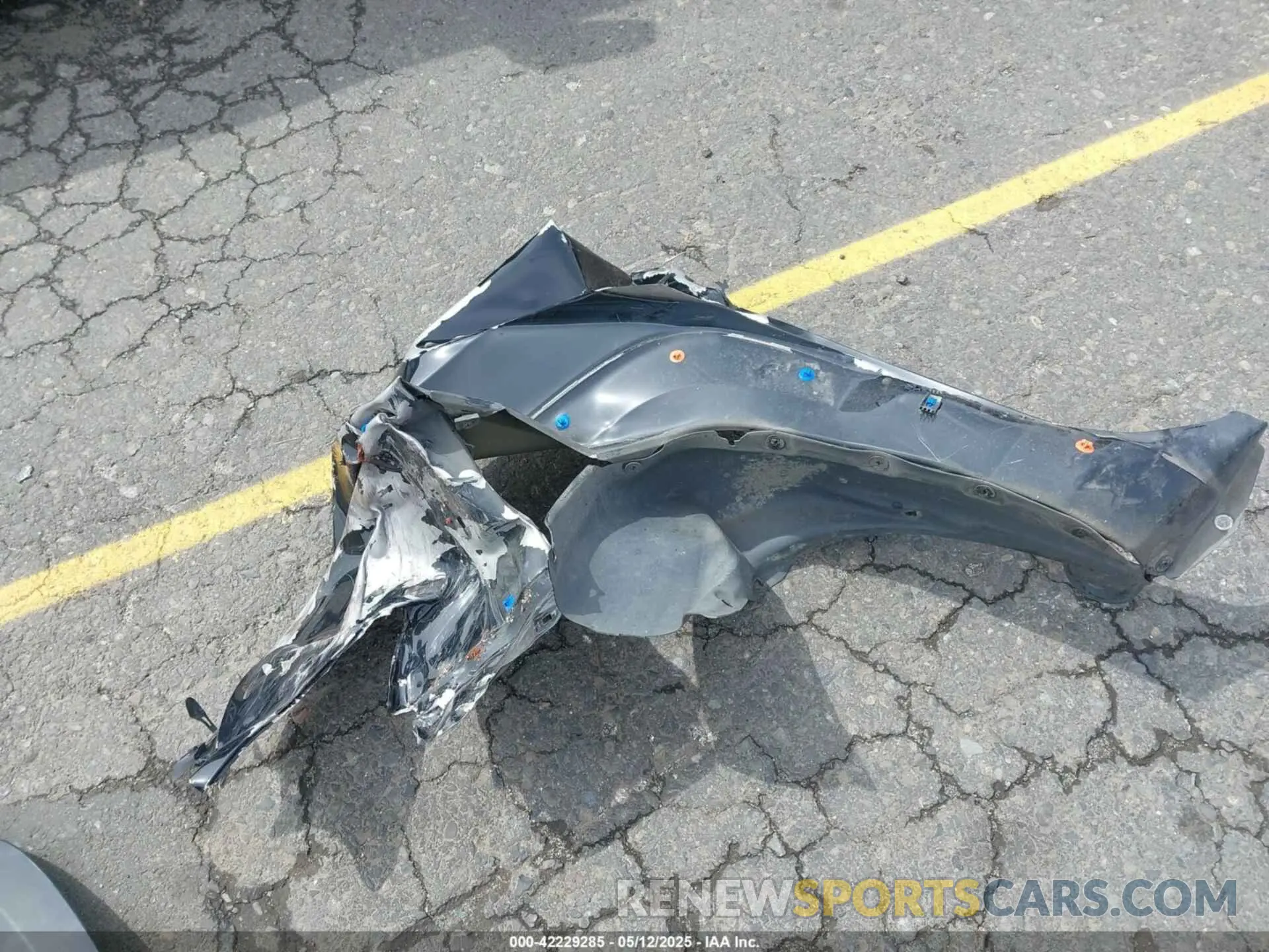 21 Photograph of a damaged car 3TMCZ5AN0NM476635 TOYOTA TACOMA 2022