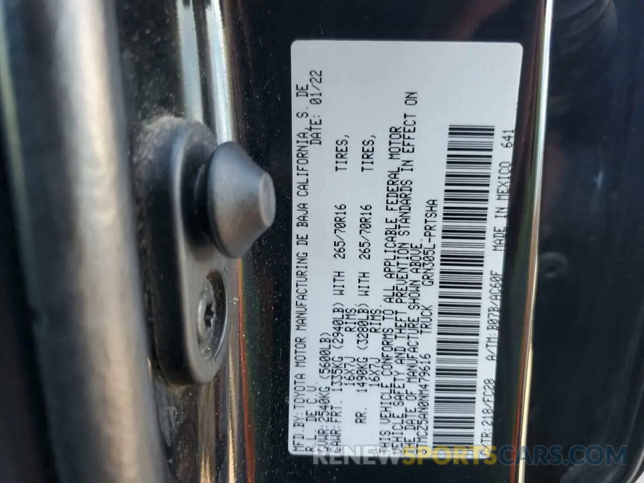 12 Photograph of a damaged car 3TMCZ5AN0NM479616 TOYOTA TACOMA 2022
