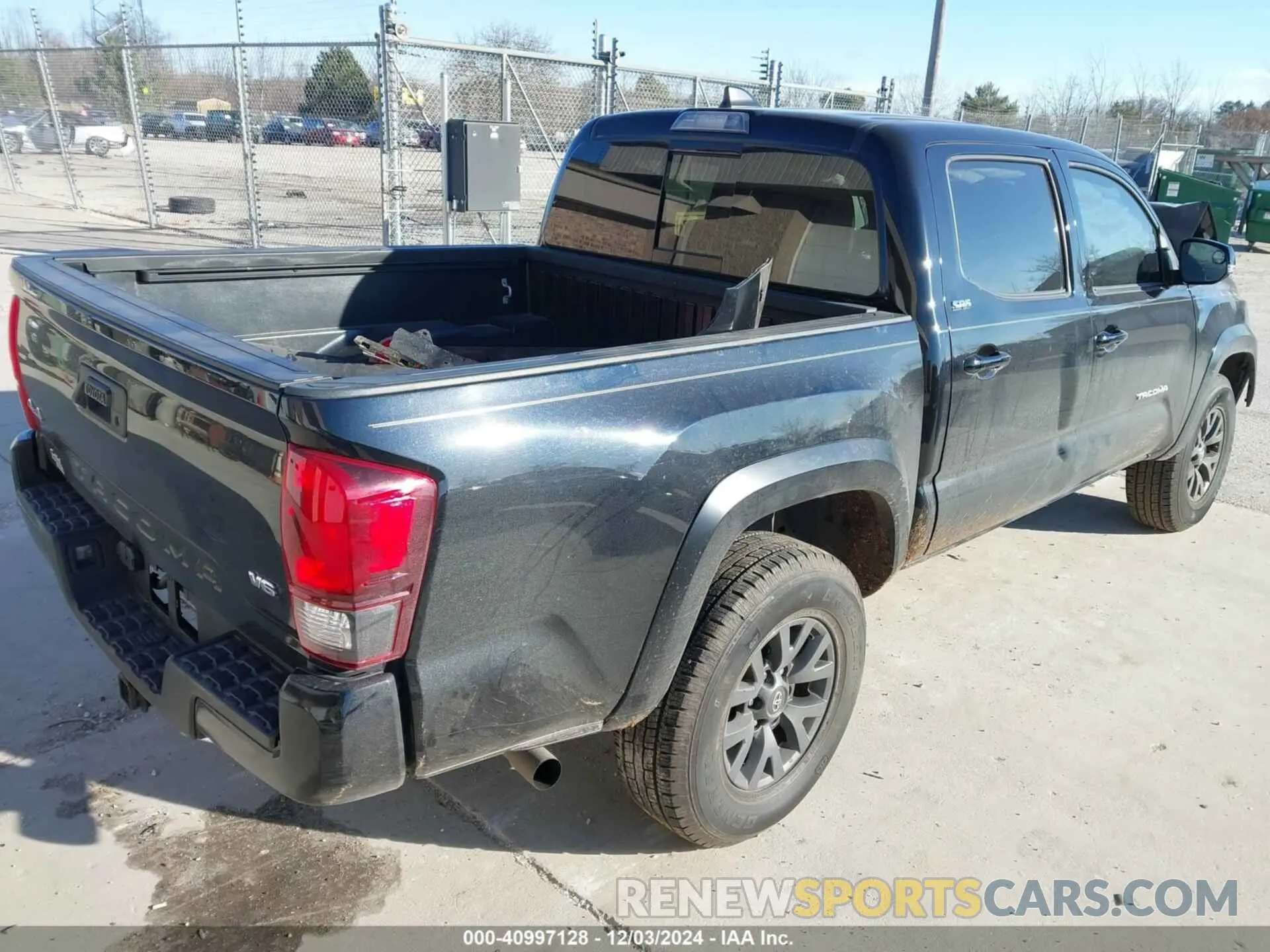 4 Фотография поврежденного автомобиля 3TMCZ5AN0NM480992 TOYOTA TACOMA 2022
