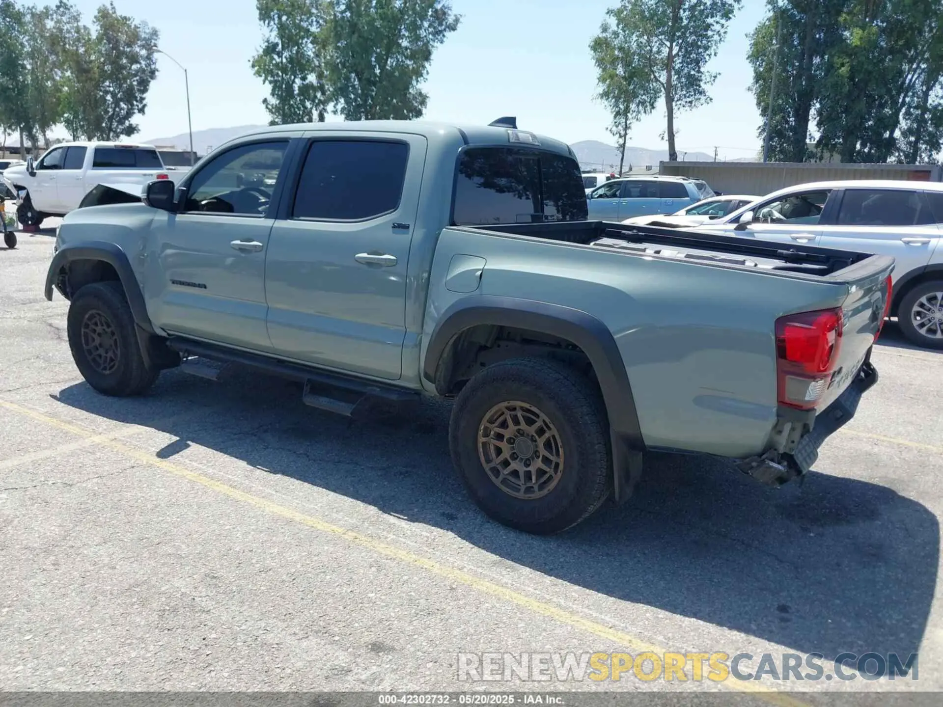 3 Photograph of a damaged car 3TMCZ5AN0NM509861 TOYOTA TACOMA 2022
