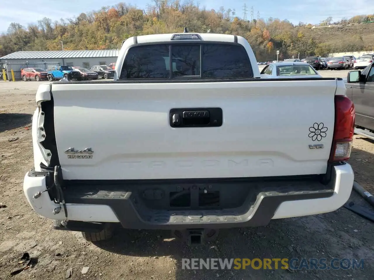 6 Photograph of a damaged car 3TMCZ5AN0NM529141 TOYOTA TACOMA 2022