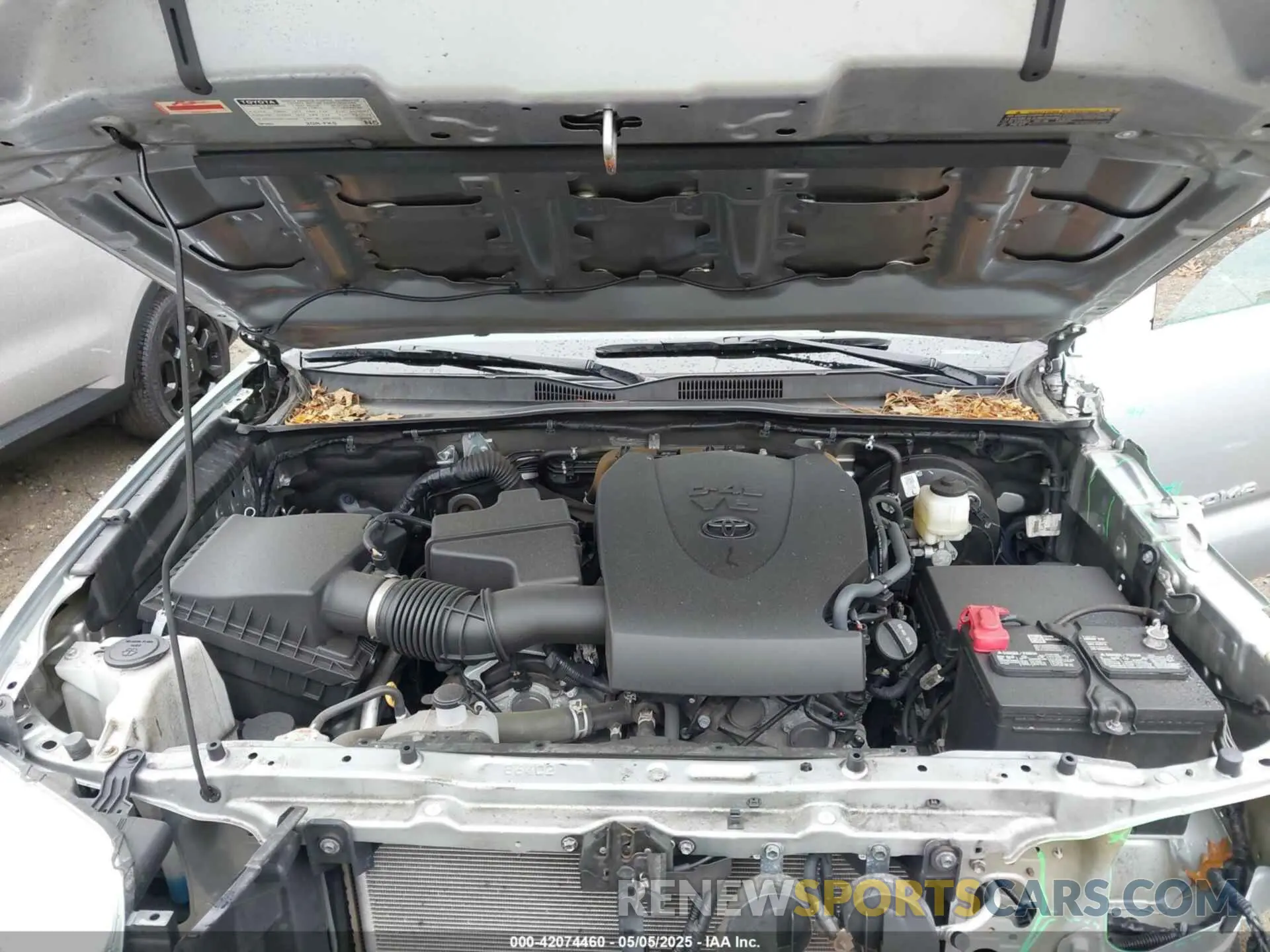 10 Photograph of a damaged car 3TMCZ5AN1NM475591 TOYOTA TACOMA 2022