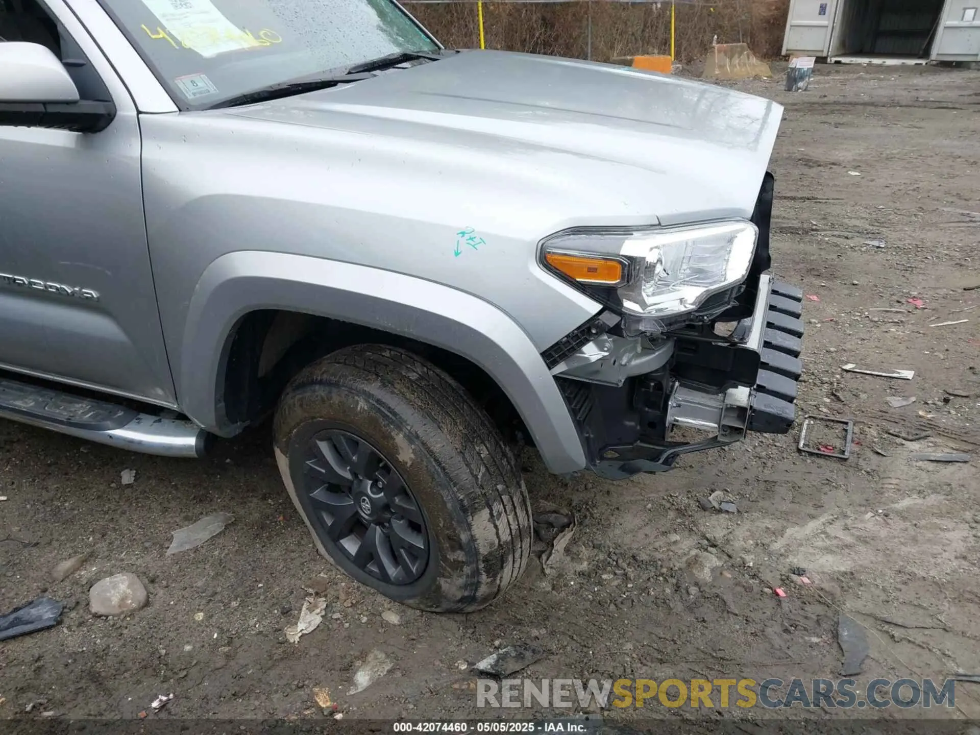 19 Photograph of a damaged car 3TMCZ5AN1NM475591 TOYOTA TACOMA 2022