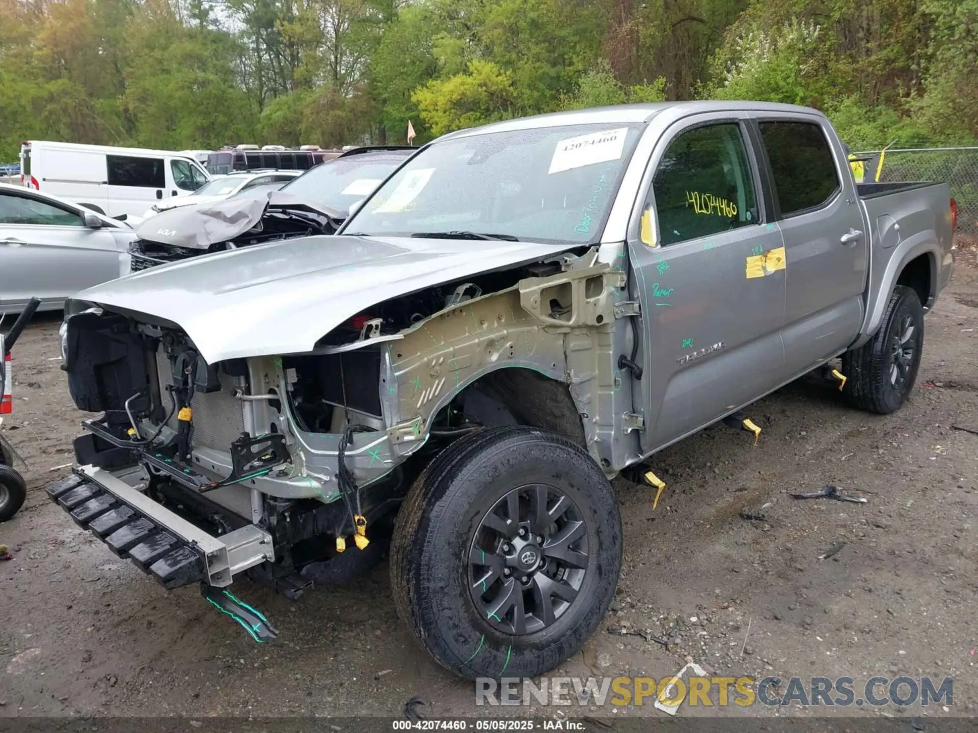2 Photograph of a damaged car 3TMCZ5AN1NM475591 TOYOTA TACOMA 2022