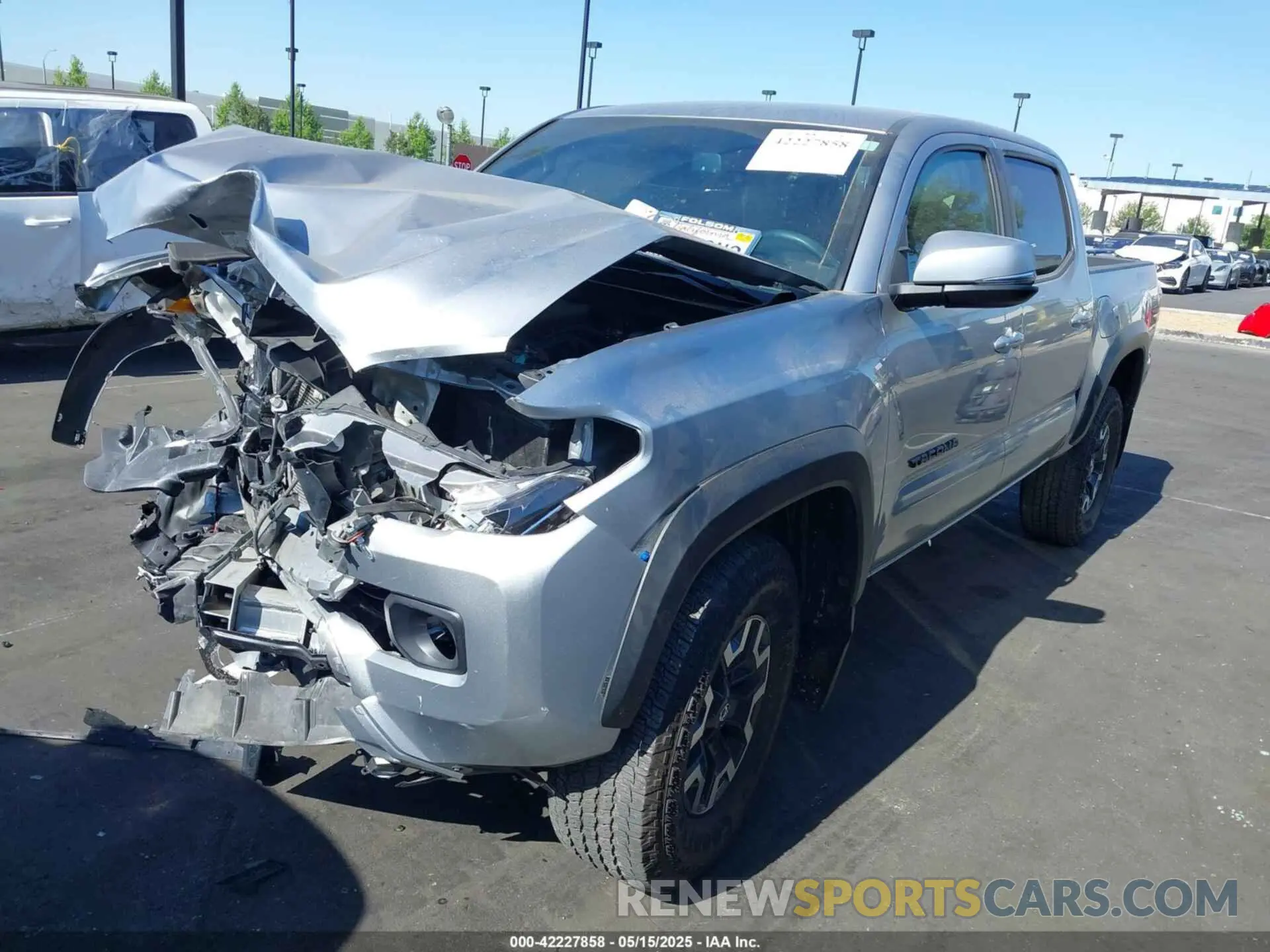 2 Photograph of a damaged car 3TMCZ5AN1NM518343 TOYOTA TACOMA 2022