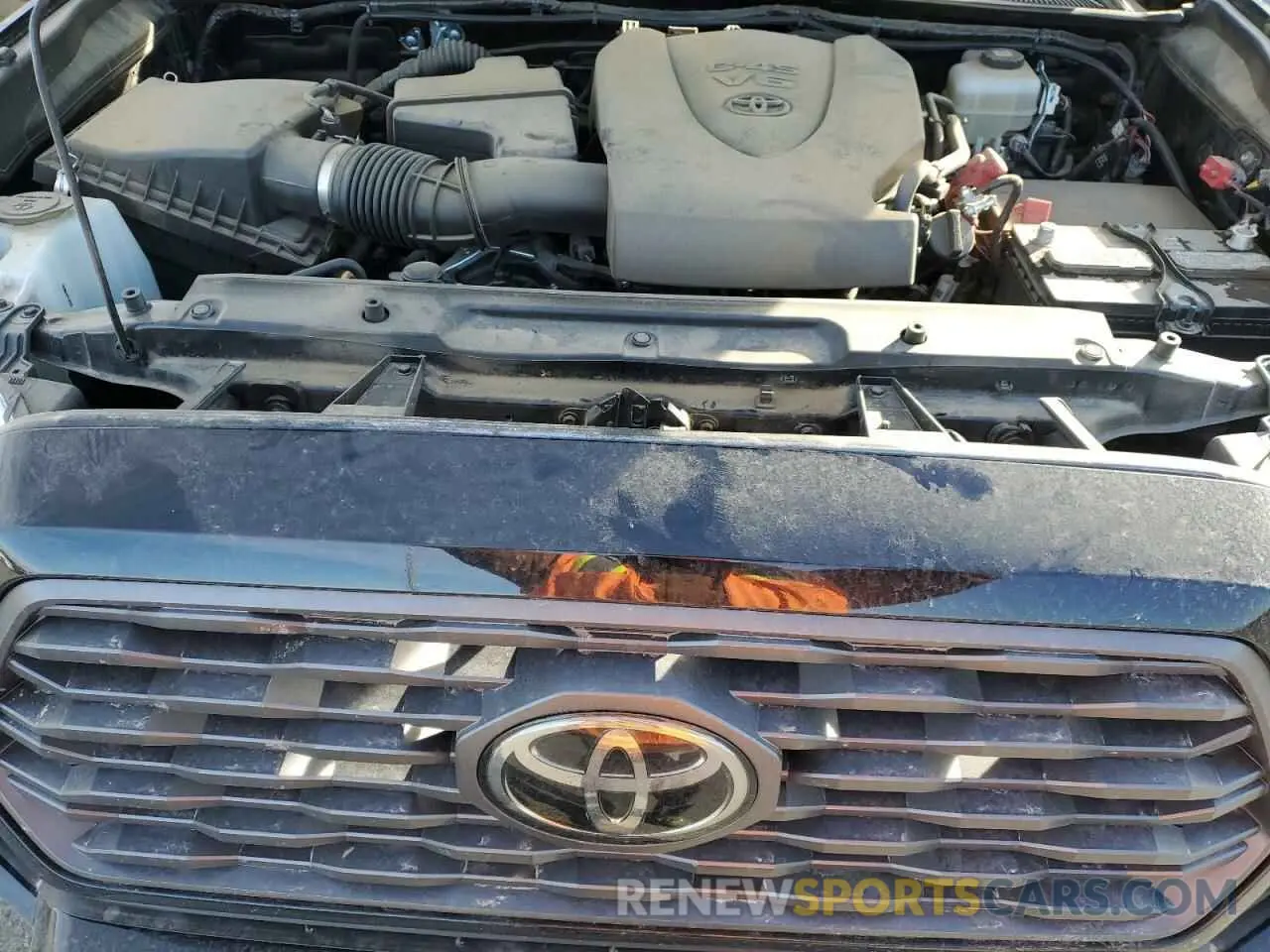 11 Photograph of a damaged car 3TMCZ5AN2NM462283 TOYOTA TACOMA 2022