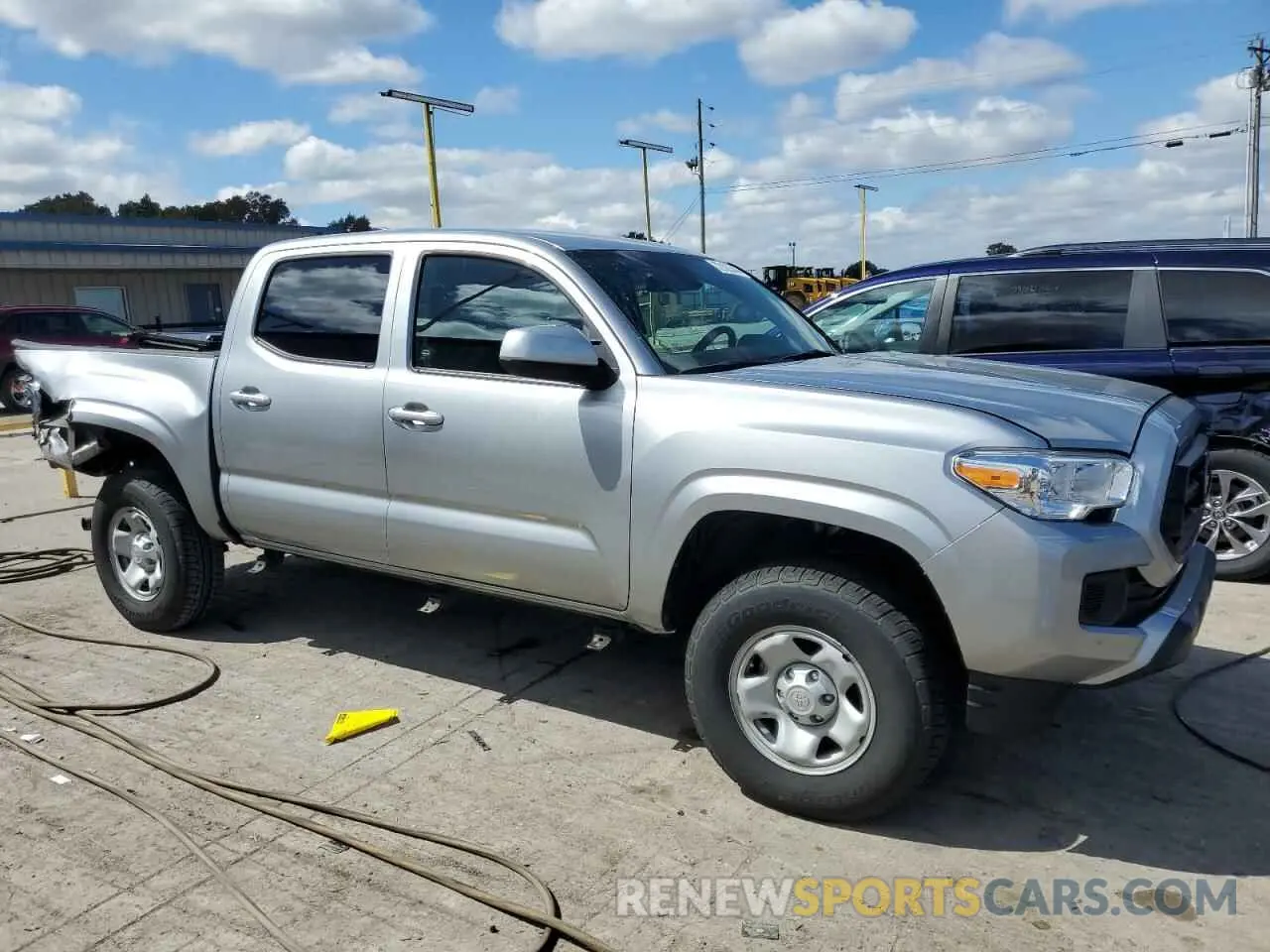 4 Photograph of a damaged car 3TMCZ5AN3NM463751 TOYOTA TACOMA 2022