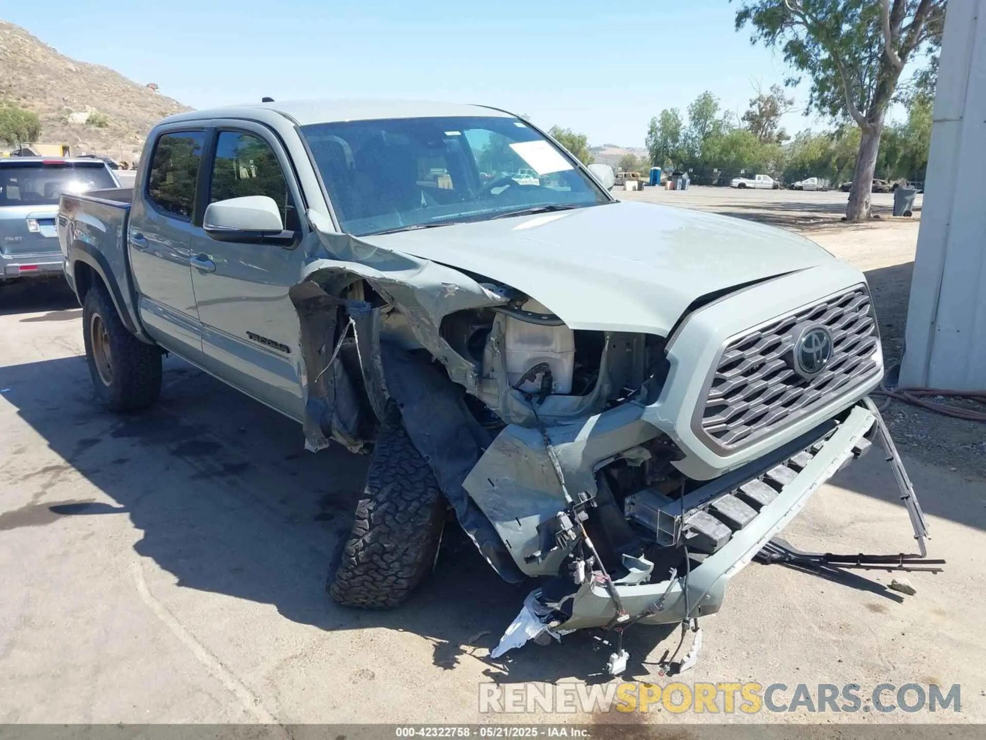 1 Фотография поврежденного автомобиля 3TMCZ5AN3NM464642 TOYOTA TACOMA 2022