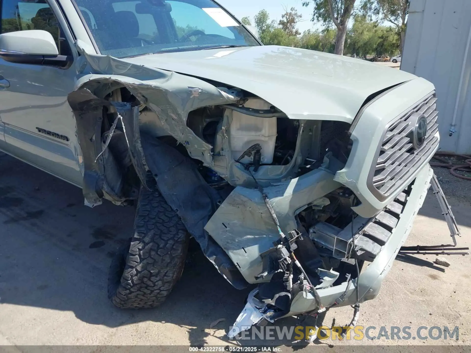 18 Фотография поврежденного автомобиля 3TMCZ5AN3NM464642 TOYOTA TACOMA 2022