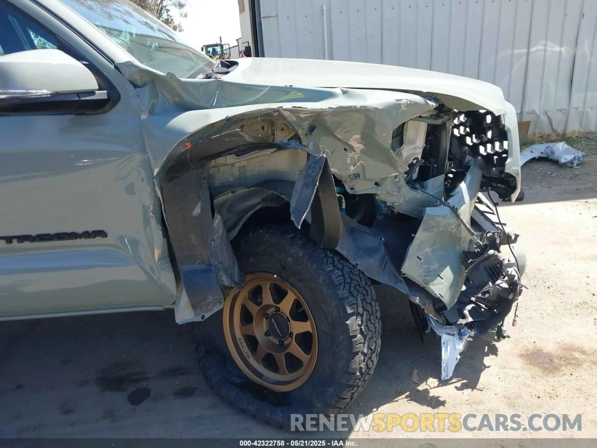 19 Фотография поврежденного автомобиля 3TMCZ5AN3NM464642 TOYOTA TACOMA 2022