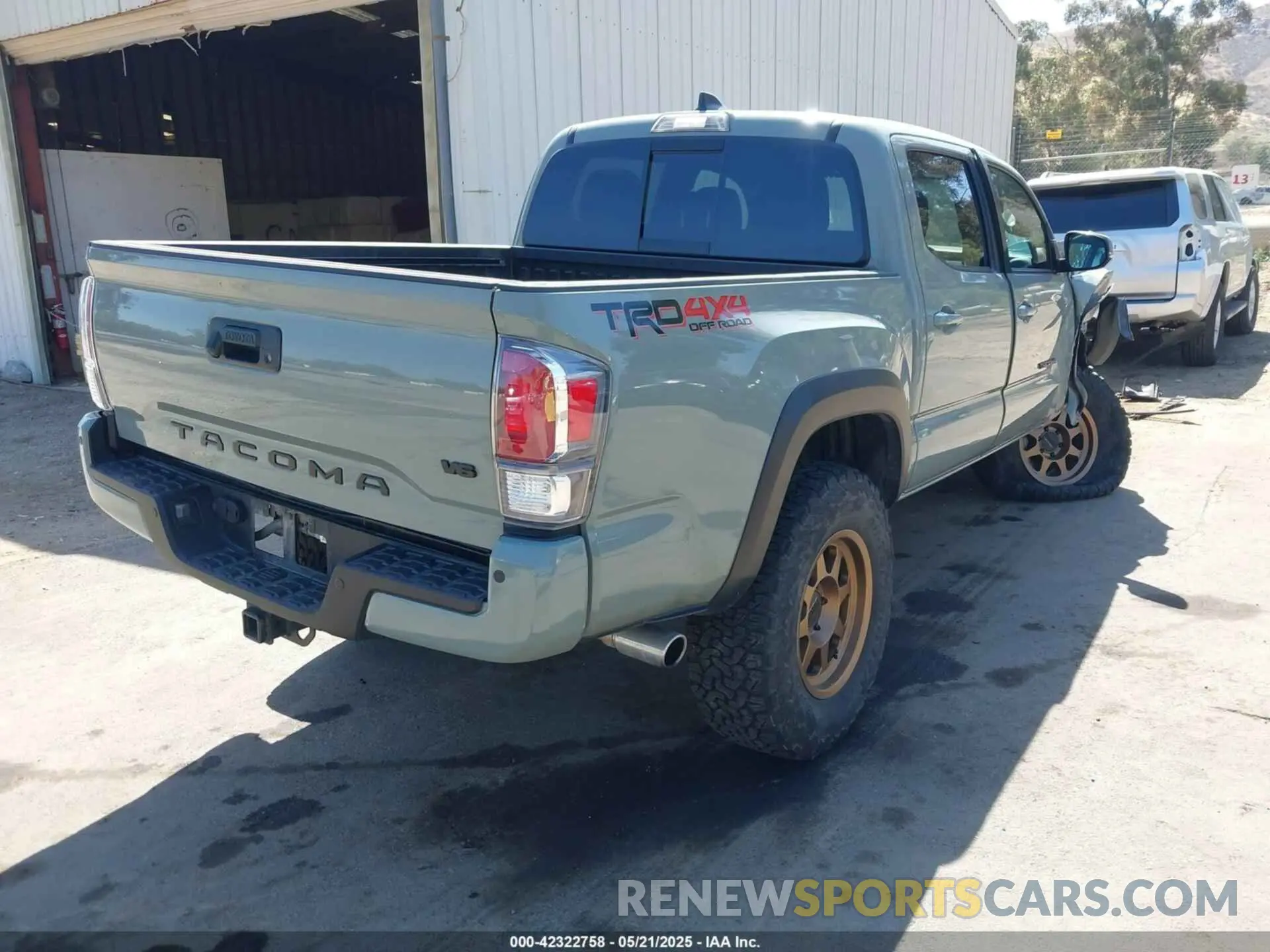 4 Фотография поврежденного автомобиля 3TMCZ5AN3NM464642 TOYOTA TACOMA 2022