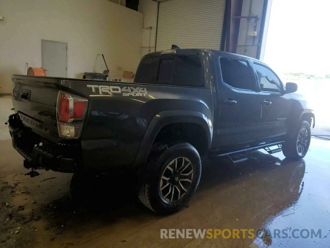 3 Photograph of a damaged car 3TMCZ5AN4NM464973 TOYOTA TACOMA 2022