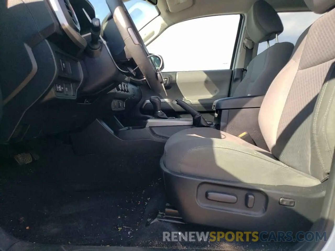 7 Photograph of a damaged car 3TMCZ5AN5NM479952 TOYOTA TACOMA 2022
