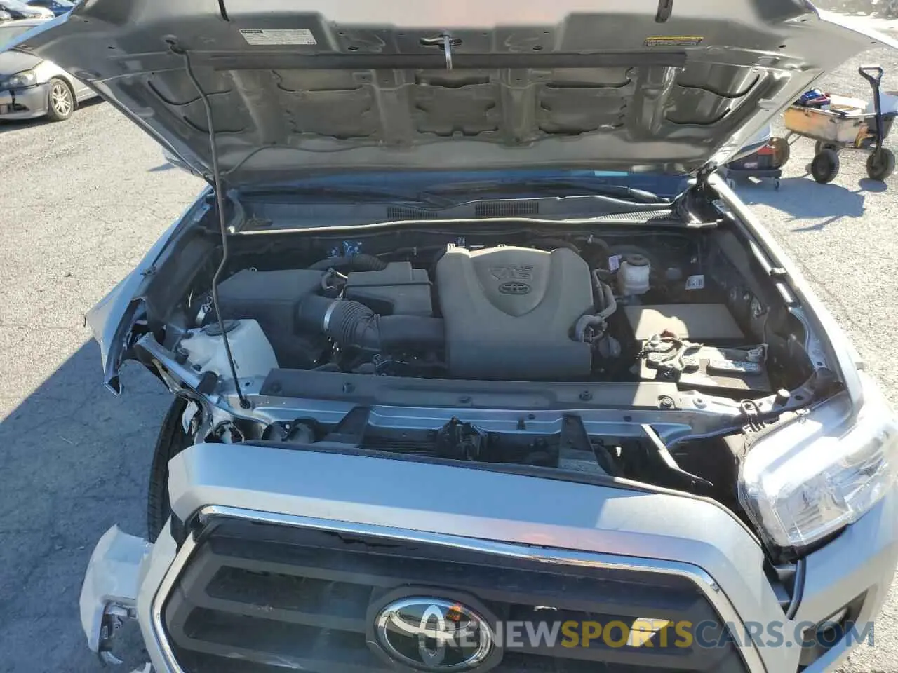 11 Photograph of a damaged car 3TMCZ5AN5NM487484 TOYOTA TACOMA 2022
