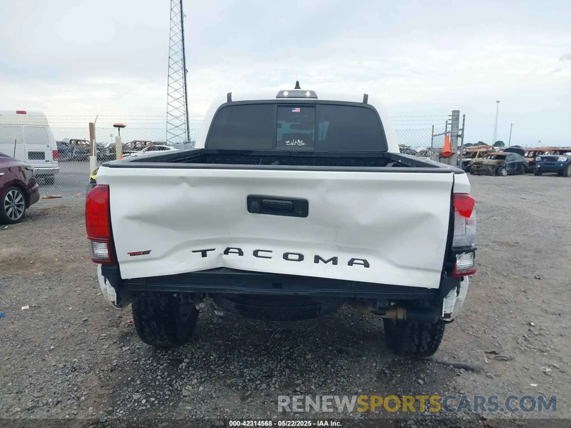 17 Photograph of a damaged car 3TMCZ5AN5NM506230 TOYOTA TACOMA 2022