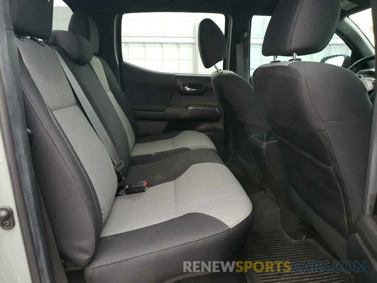 10 Фотография поврежденного автомобиля 3TMCZ5AN5NM530673 TOYOTA TACOMA 2022