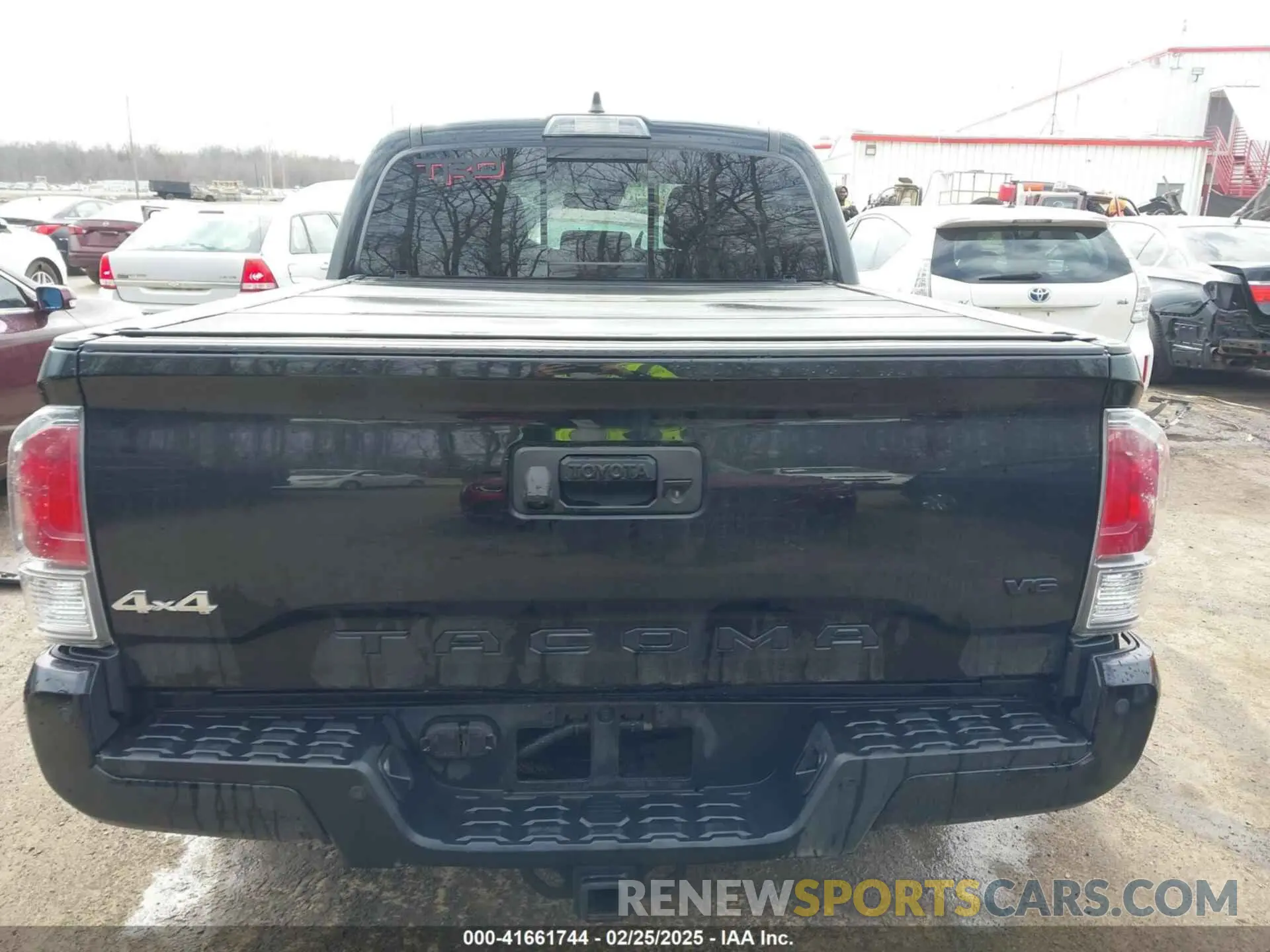 16 Photograph of a damaged car 3TMCZ5AN6NM459886 TOYOTA TACOMA 2022