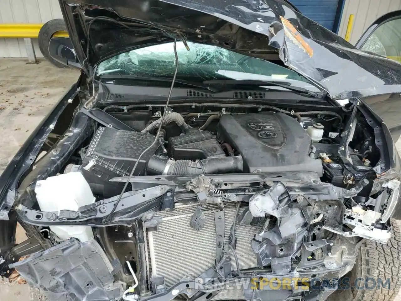 11 Photograph of a damaged car 3TMCZ5AN6NM515065 TOYOTA TACOMA 2022