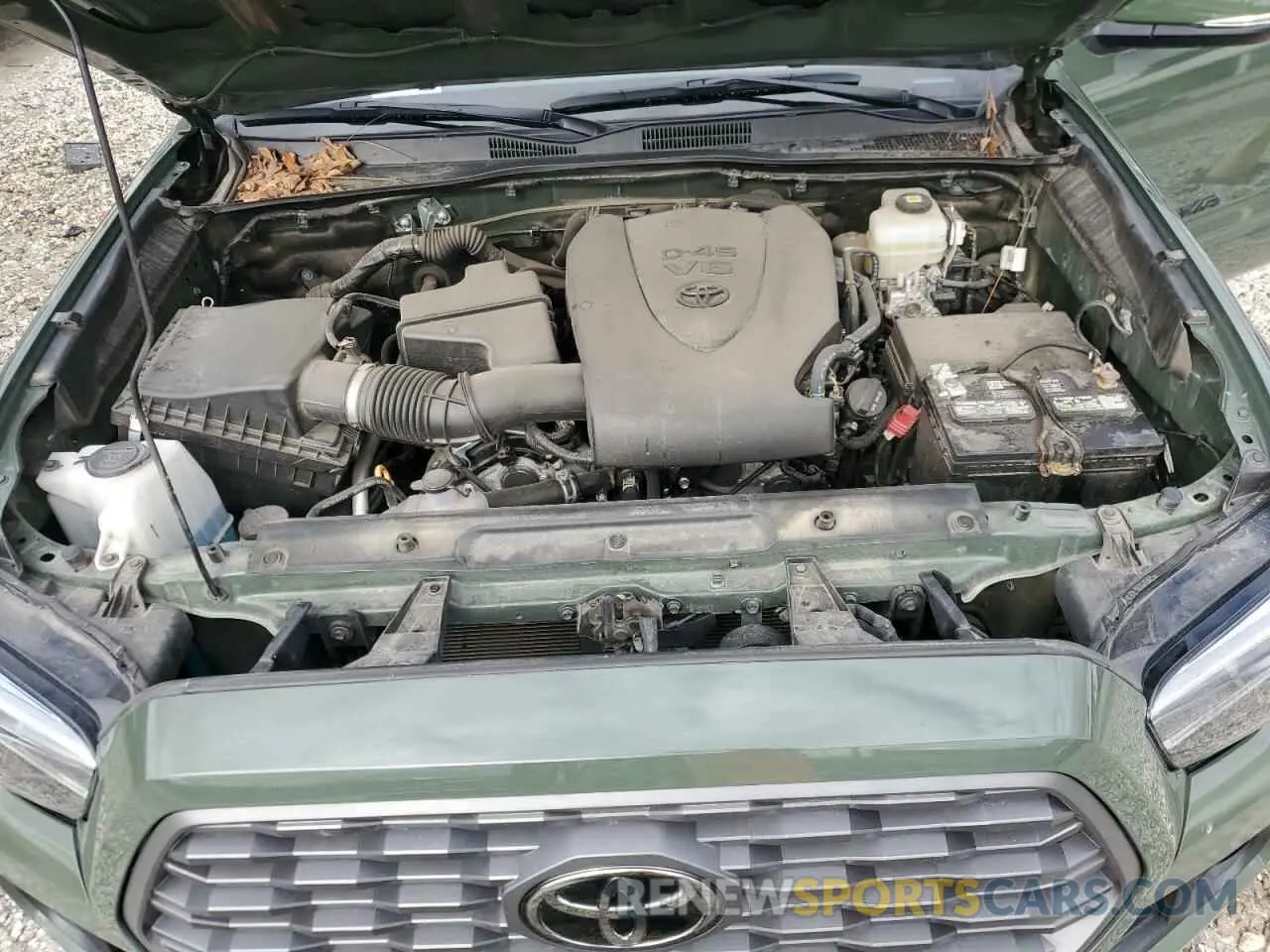 11 Photograph of a damaged car 3TMCZ5AN7NM485431 TOYOTA TACOMA 2022