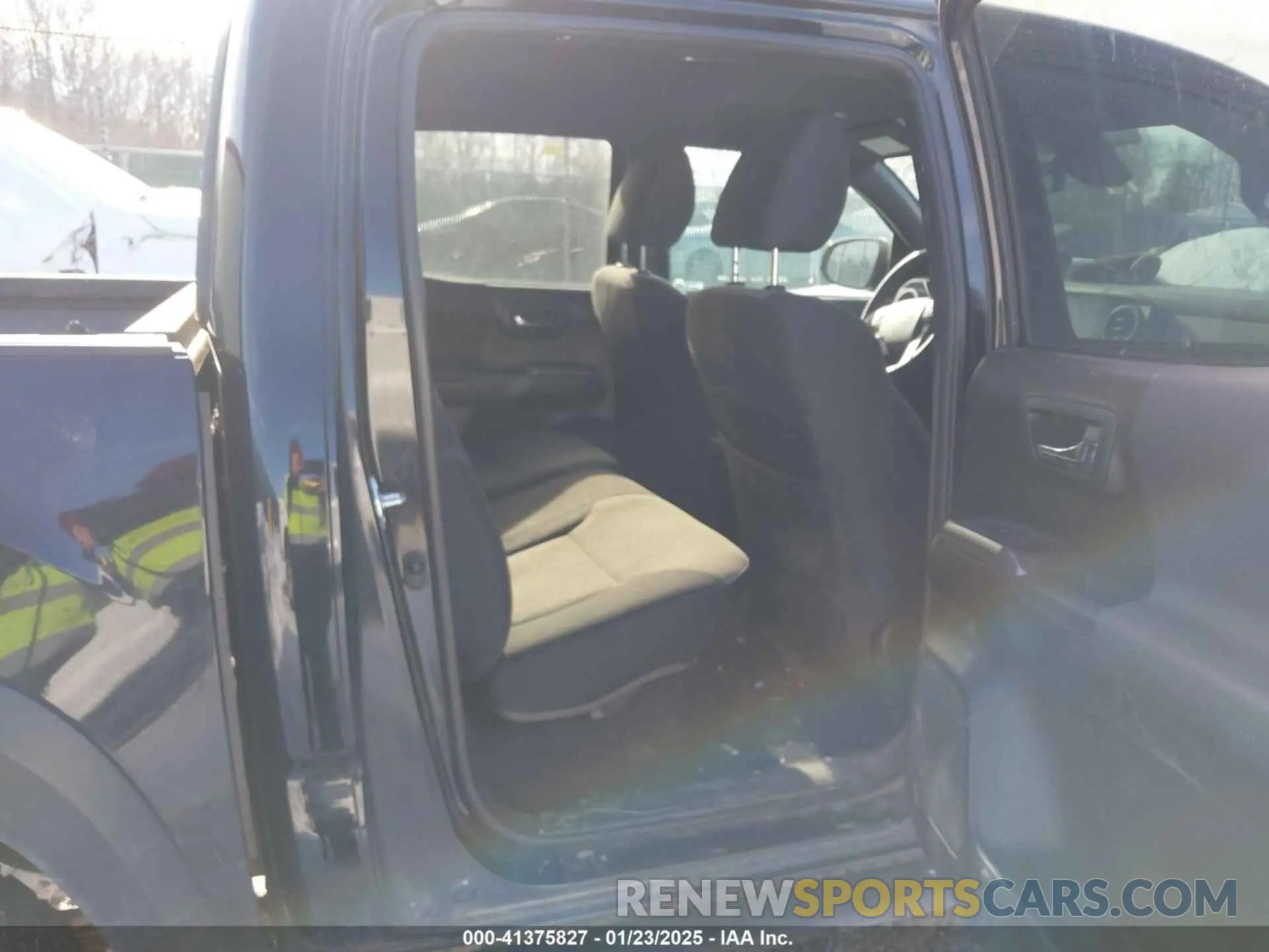 8 Photograph of a damaged car 3TMCZ5AN7NM488653 TOYOTA TACOMA 2022