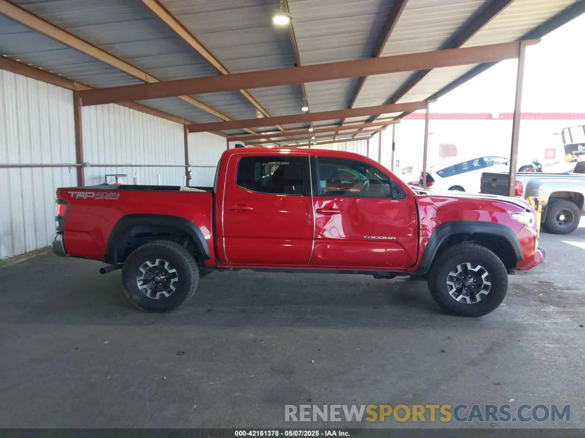 14 Photograph of a damaged car 3TMCZ5AN8NM524477 TOYOTA TACOMA 2022
