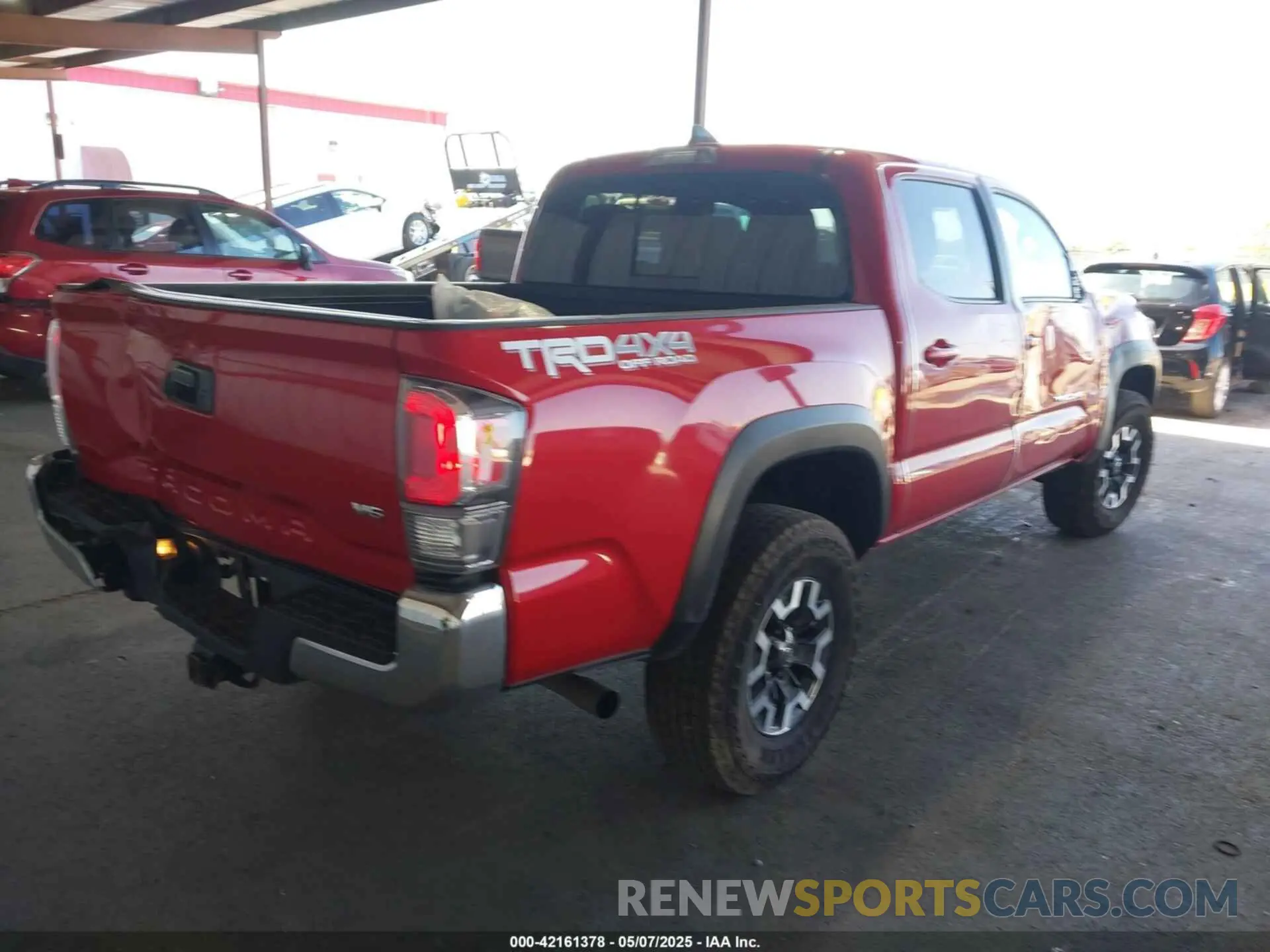 4 Photograph of a damaged car 3TMCZ5AN8NM524477 TOYOTA TACOMA 2022