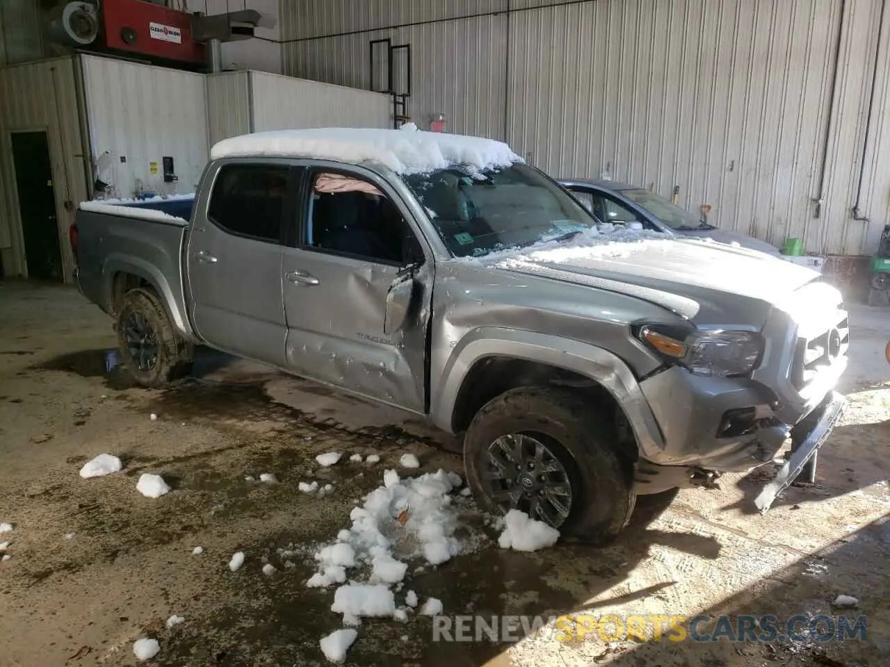 4 Photograph of a damaged car 3TMCZ5AN9NM486211 TOYOTA TACOMA 2022