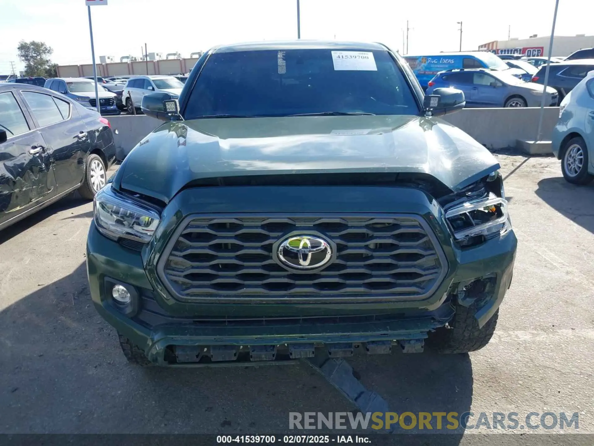 12 Photograph of a damaged car 3TMCZ5AN9NM501189 TOYOTA TACOMA 2022