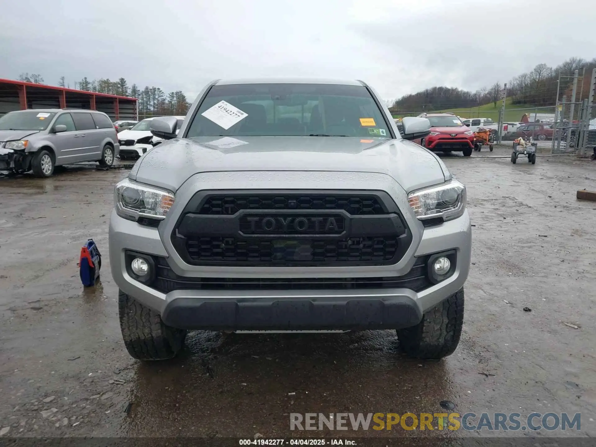 12 Photograph of a damaged car 3TMCZ5ANXNM461785 TOYOTA TACOMA 2022