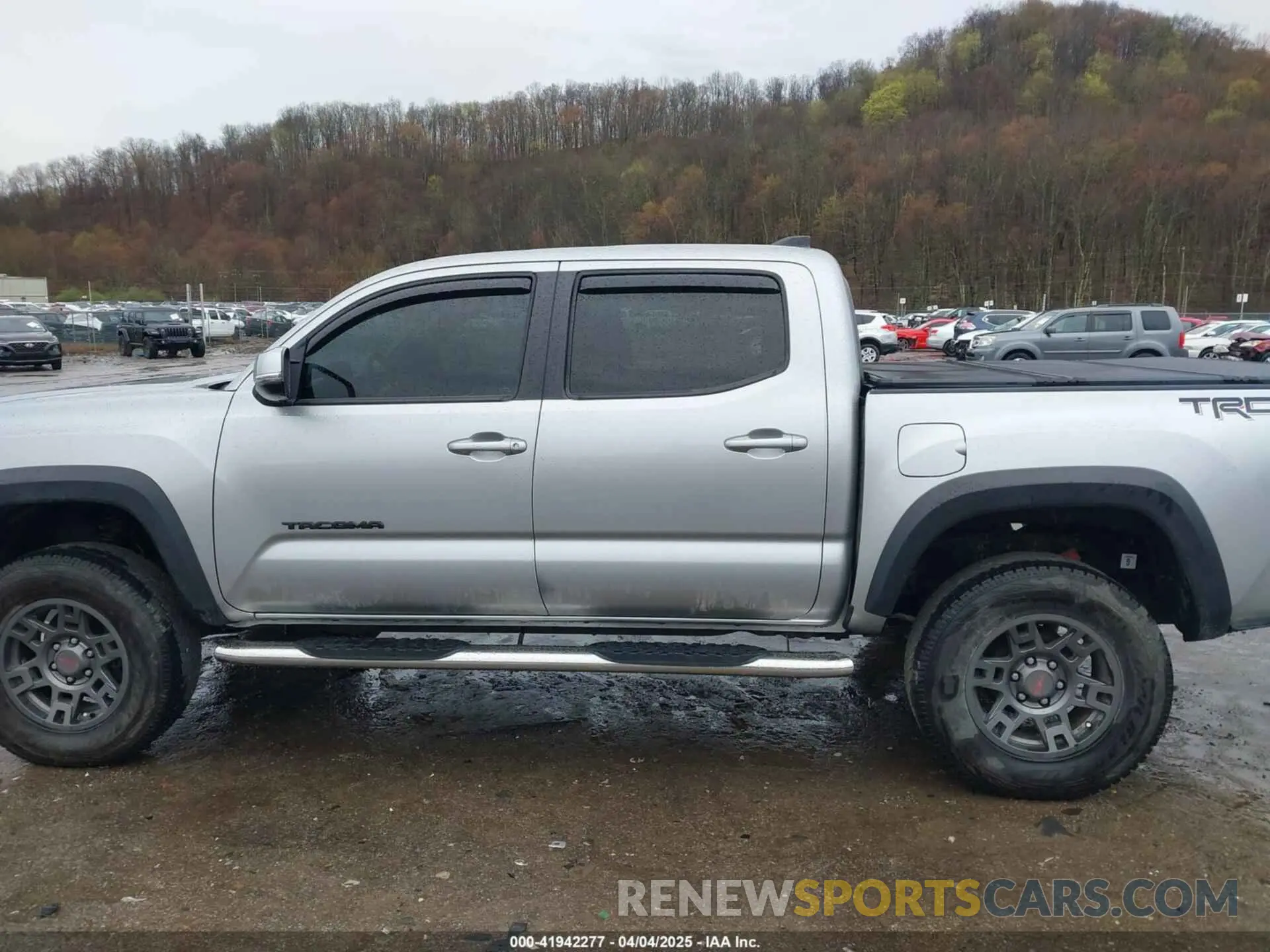 14 Photograph of a damaged car 3TMCZ5ANXNM461785 TOYOTA TACOMA 2022
