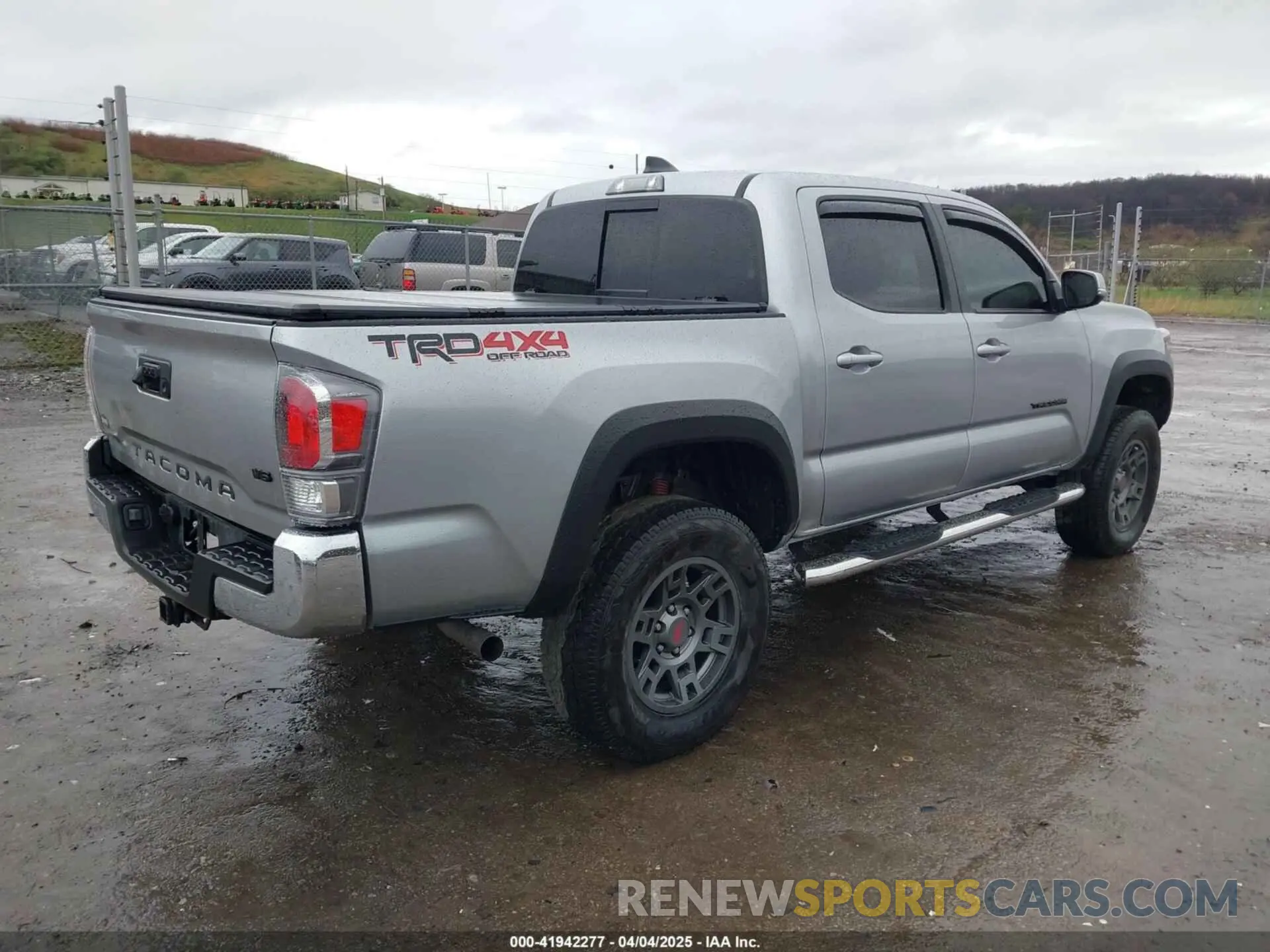 4 Photograph of a damaged car 3TMCZ5ANXNM461785 TOYOTA TACOMA 2022