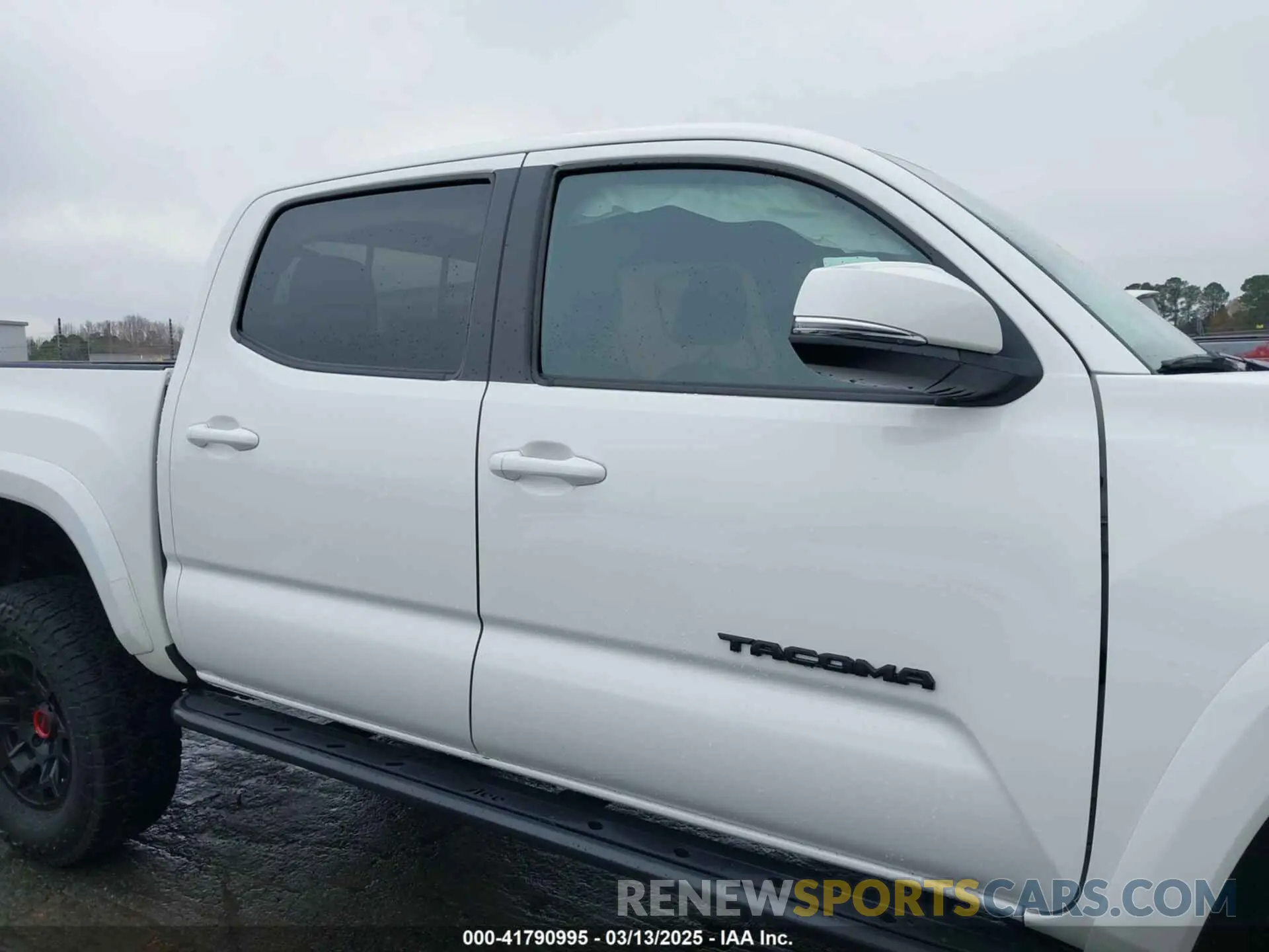 13 Фотография поврежденного автомобиля 3TMCZ5ANXNM467411 TOYOTA TACOMA 2022