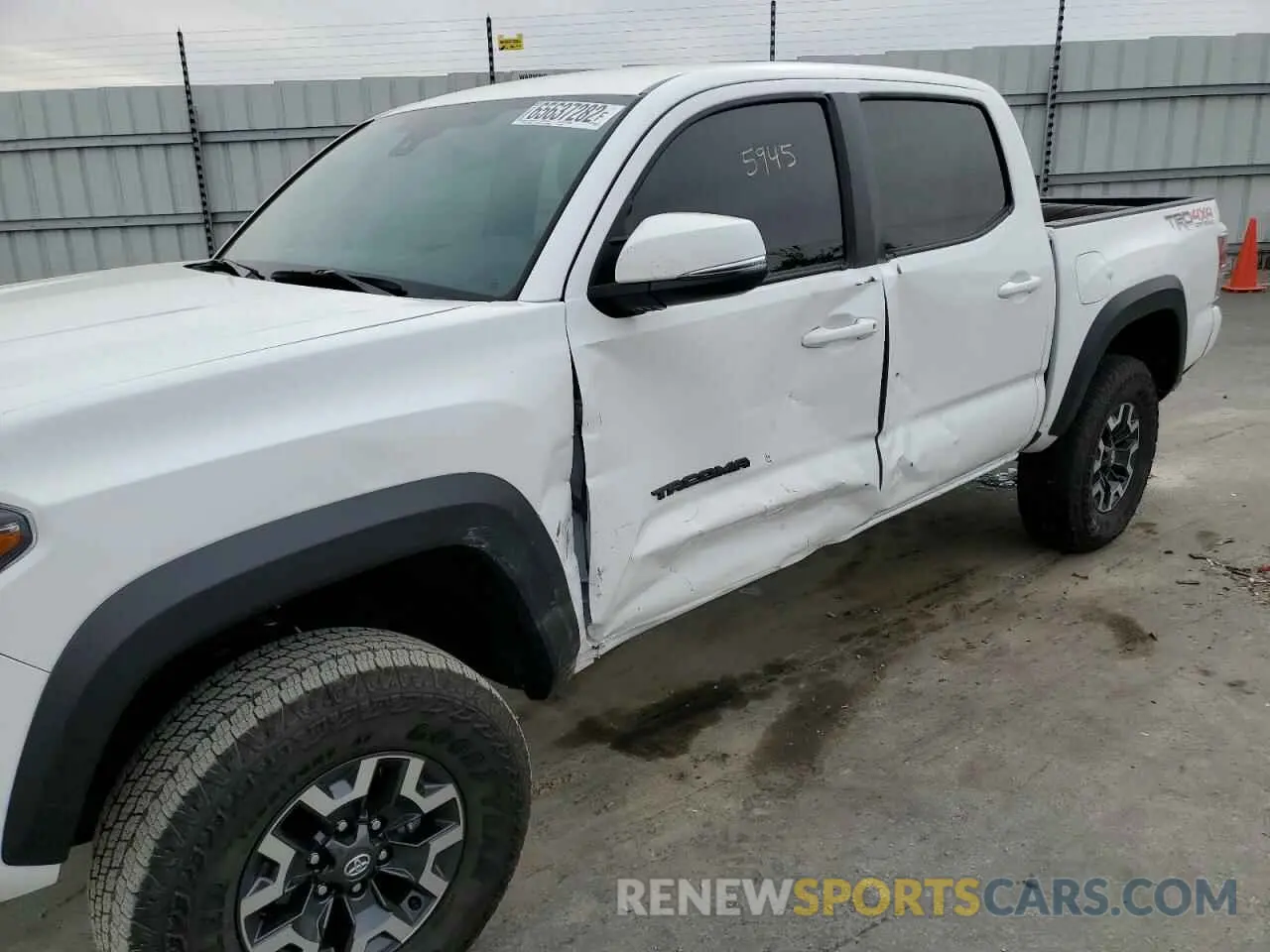 9 Photograph of a damaged car 3TMCZ5ANXNM501606 TOYOTA TACOMA 2022