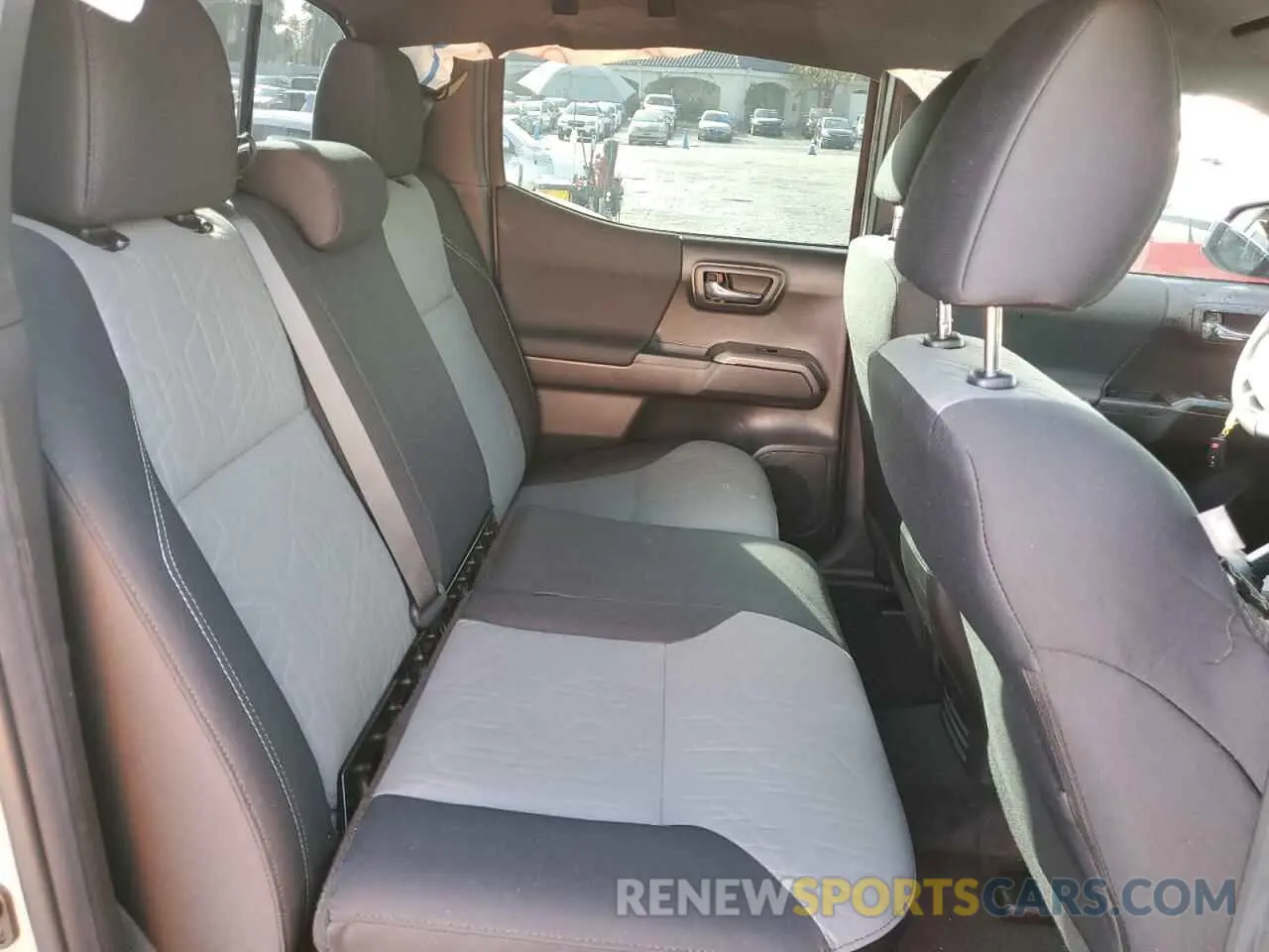 10 Фотография поврежденного автомобиля 3TMCZ5ANXNM529972 TOYOTA TACOMA 2022