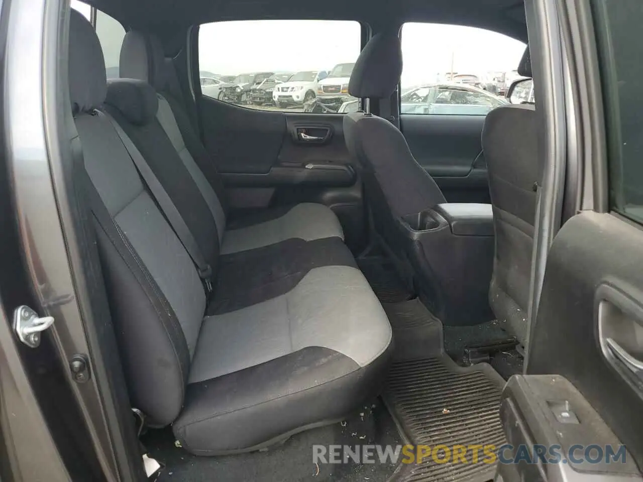 10 Photograph of a damaged car 3TMDZ5BN2NM128354 TOYOTA TACOMA 2022