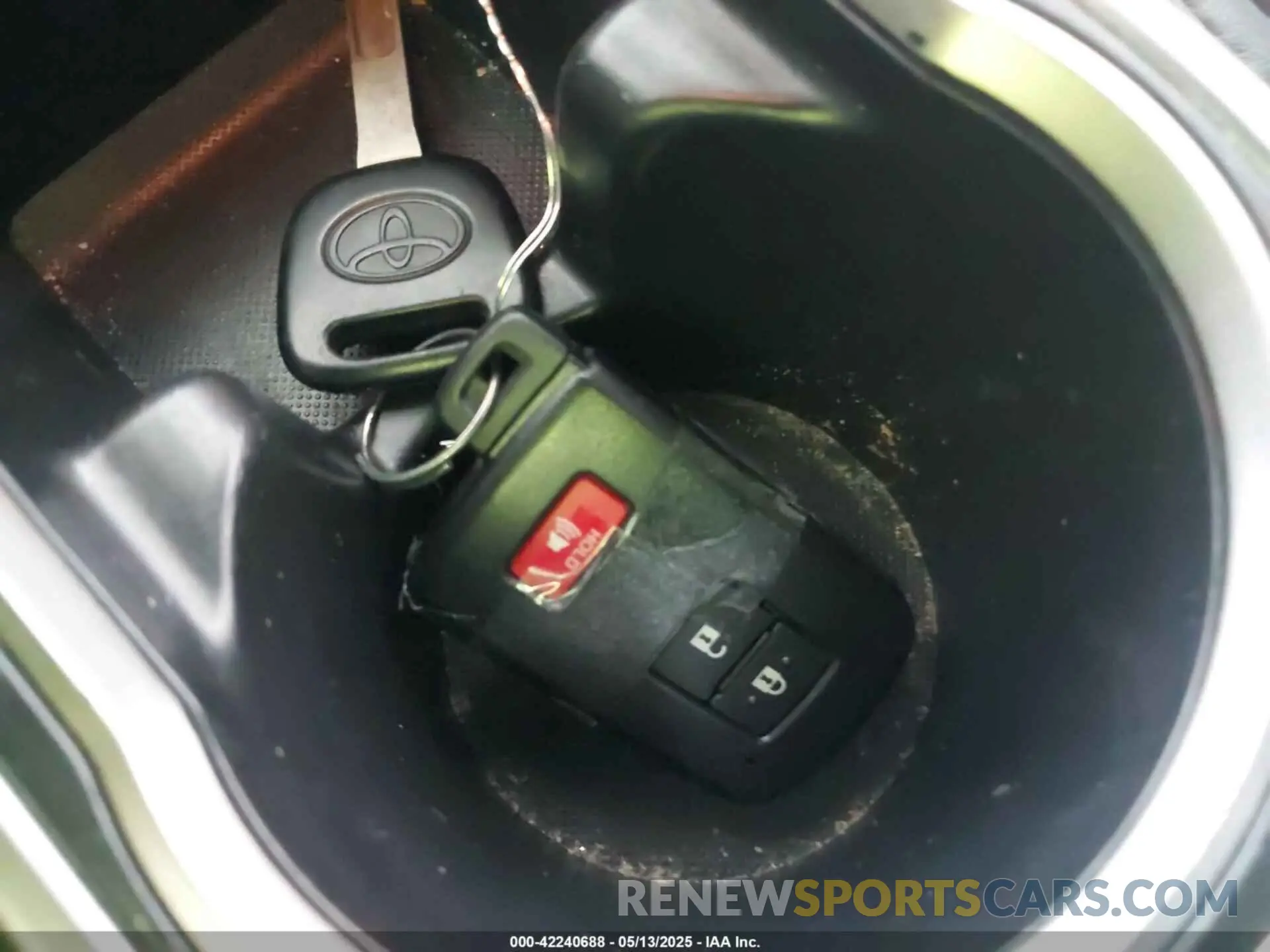 11 Photograph of a damaged car 3TMGZ5AN2NM477660 TOYOTA TACOMA 2022