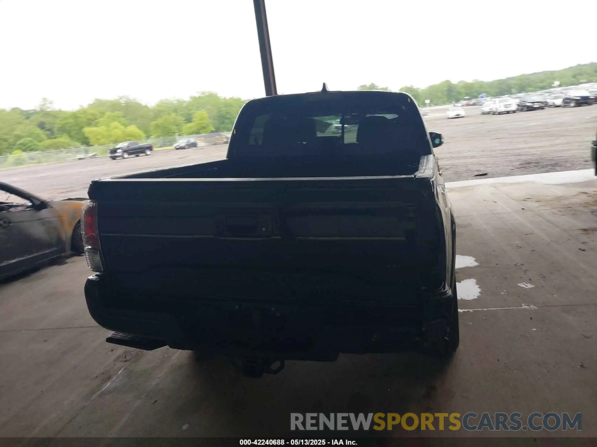 16 Photograph of a damaged car 3TMGZ5AN2NM477660 TOYOTA TACOMA 2022