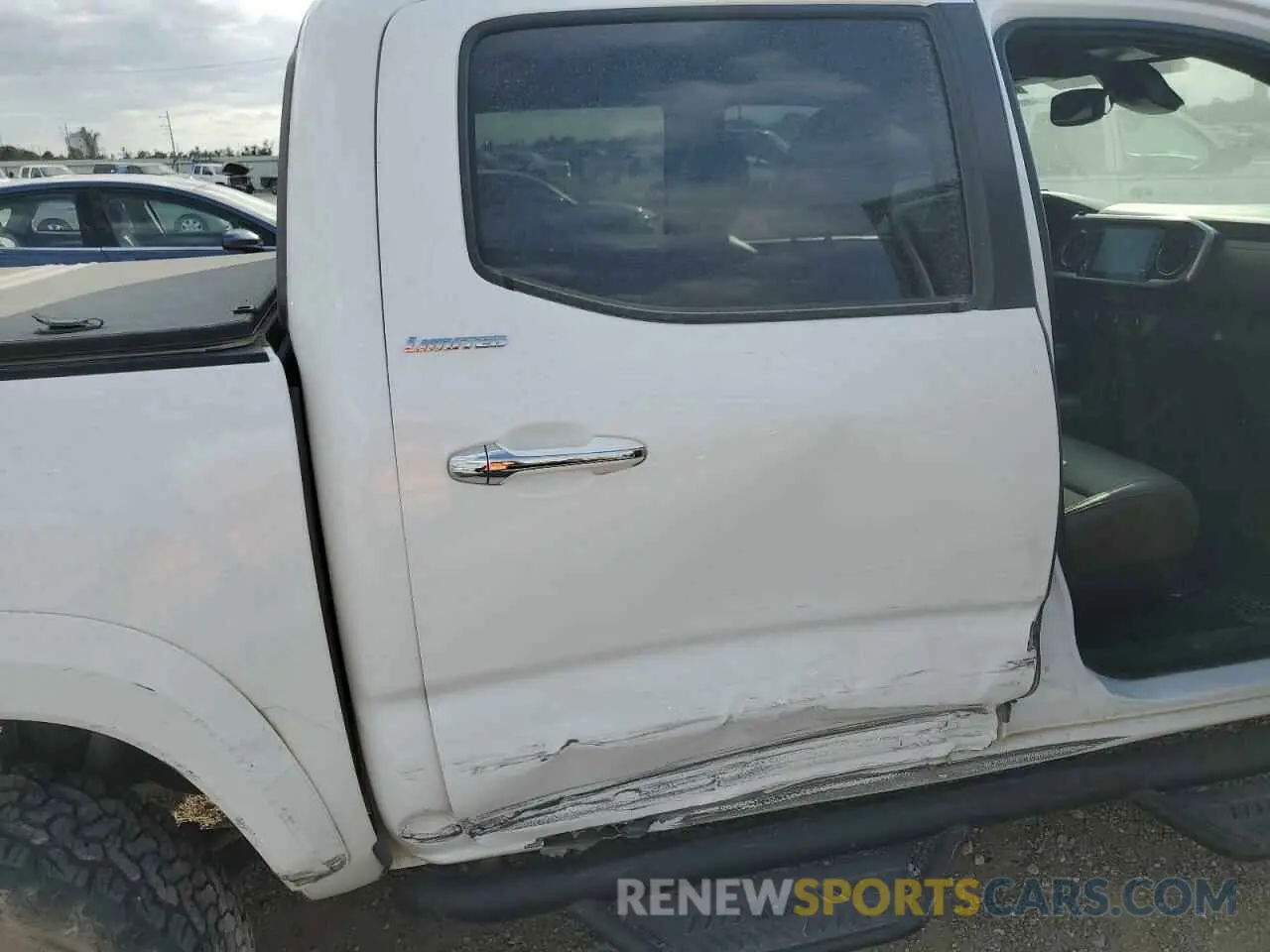 10 Photograph of a damaged car 3TMGZ5AN3NM480132 TOYOTA TACOMA 2022