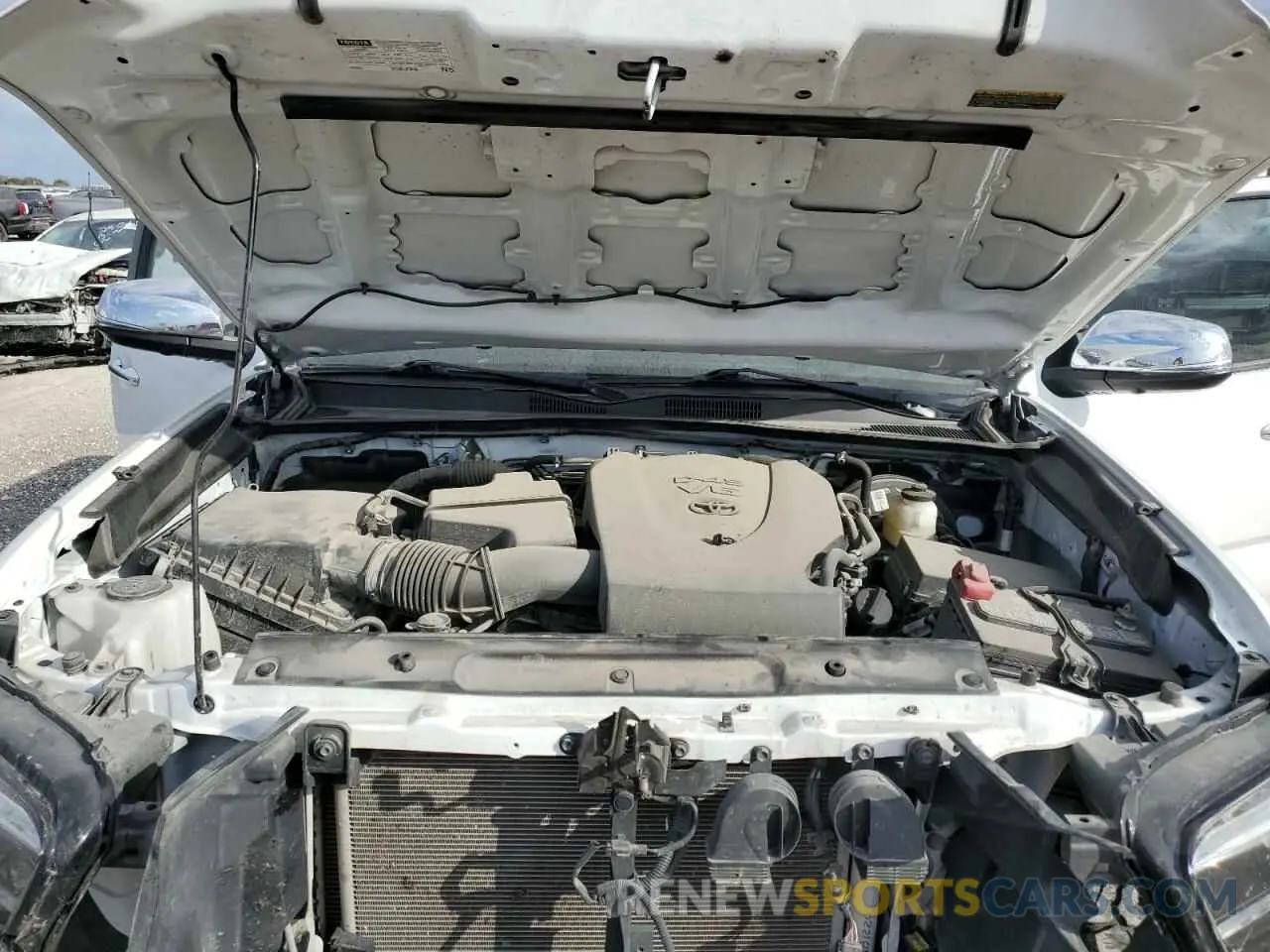 11 Photograph of a damaged car 3TMGZ5AN3NM480132 TOYOTA TACOMA 2022