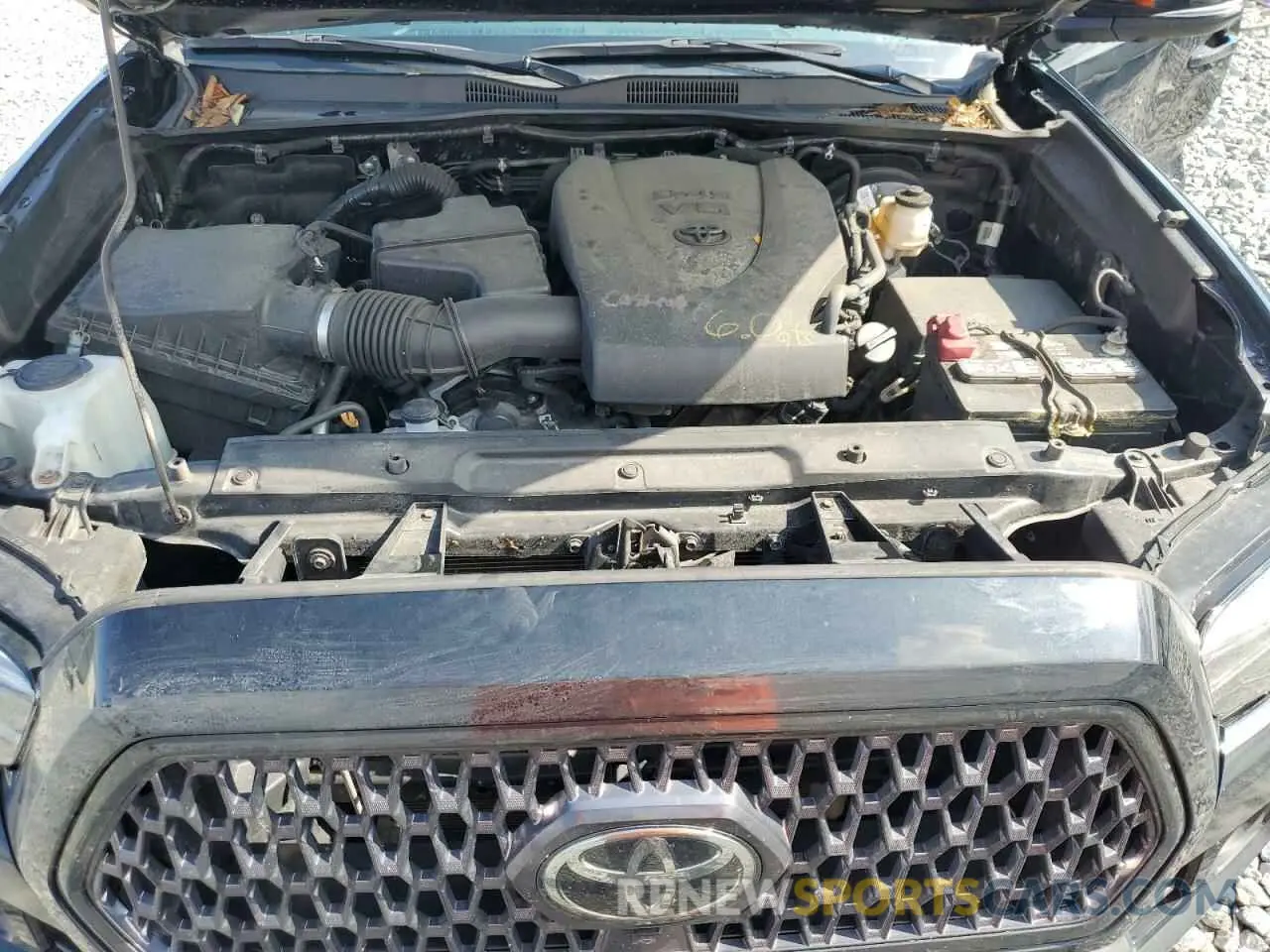 11 Photograph of a damaged car 3TMGZ5AN8NM506451 TOYOTA TACOMA 2022