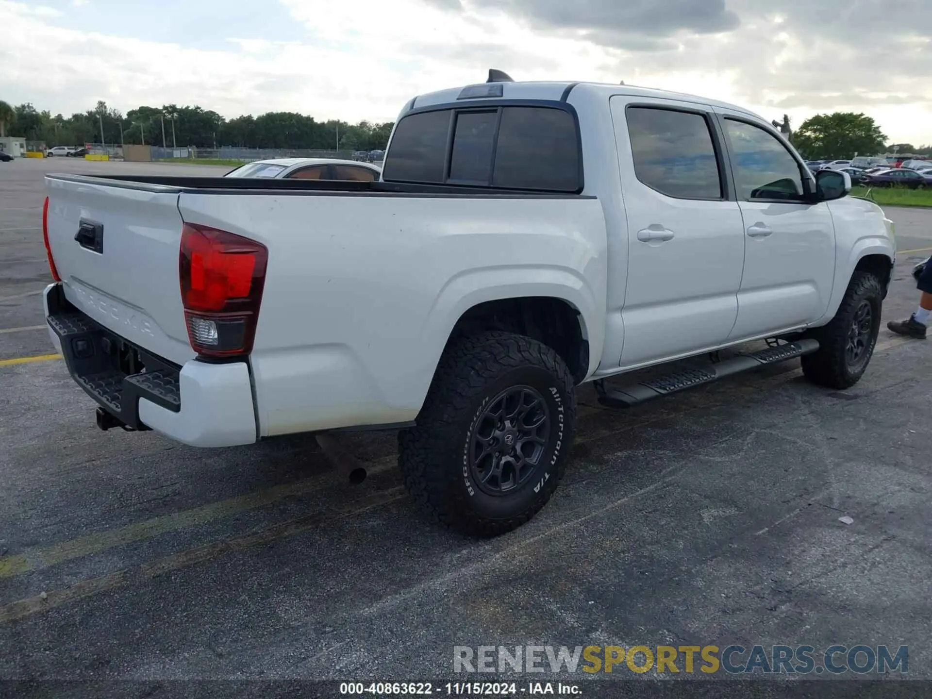 4 Photograph of a damaged car 3TYAX5GN3NT034151 TOYOTA TACOMA 2022