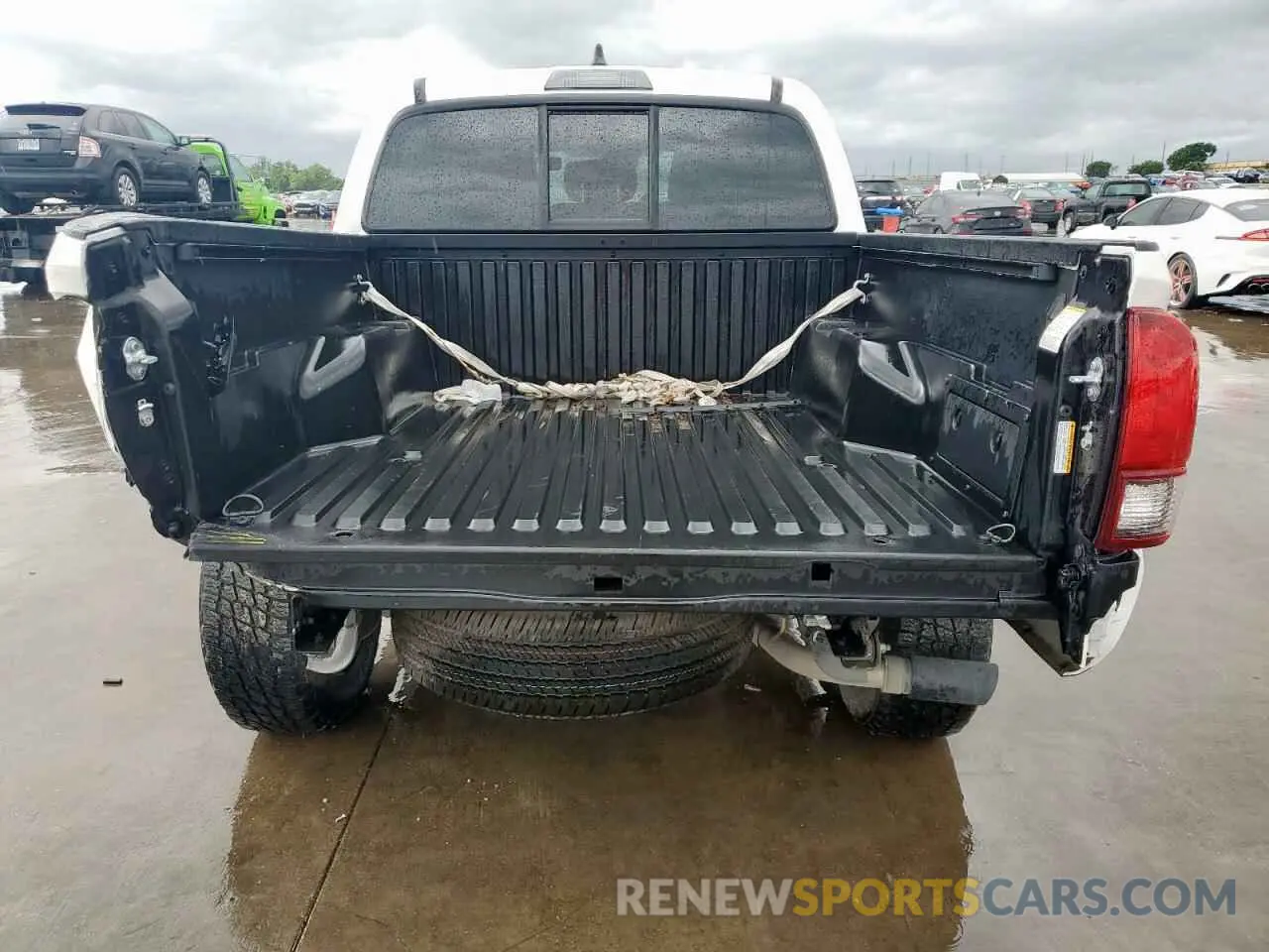 6 Photograph of a damaged car 3TYAX5GN3NT064203 TOYOTA TACOMA 2022