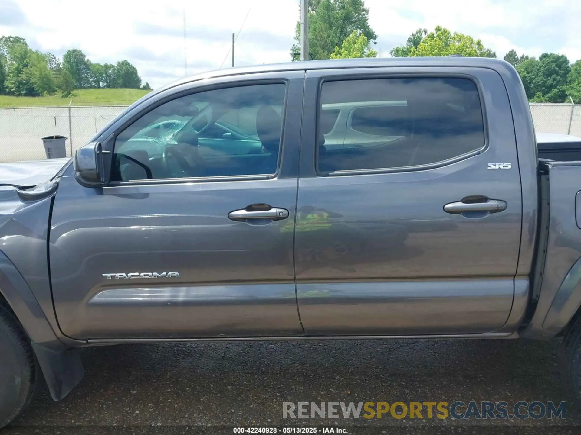 14 Photograph of a damaged car 3TYAX5GN4NT041089 TOYOTA TACOMA 2022