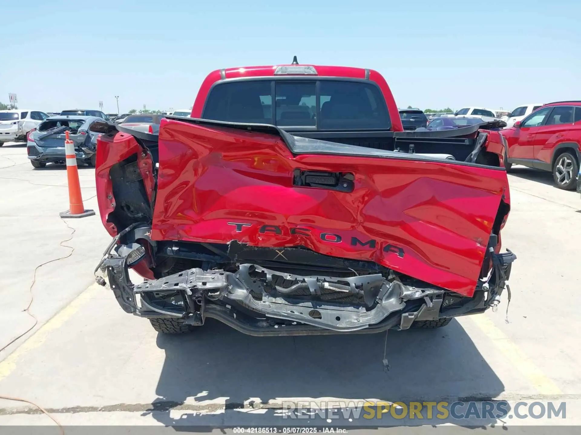 17 Photograph of a damaged car 3TYAX5GN6NT060646 TOYOTA TACOMA 2022