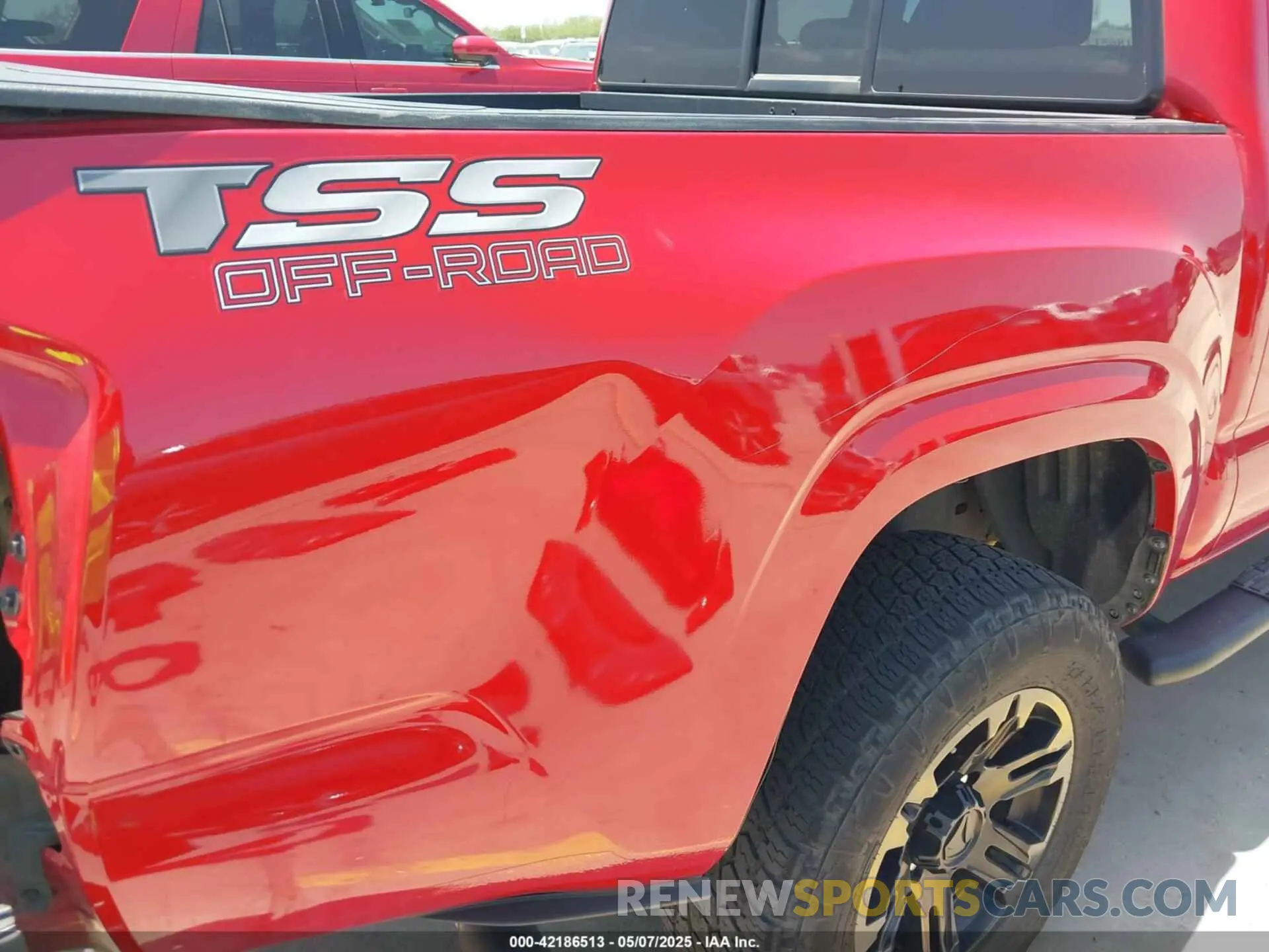 19 Photograph of a damaged car 3TYAX5GN6NT060646 TOYOTA TACOMA 2022