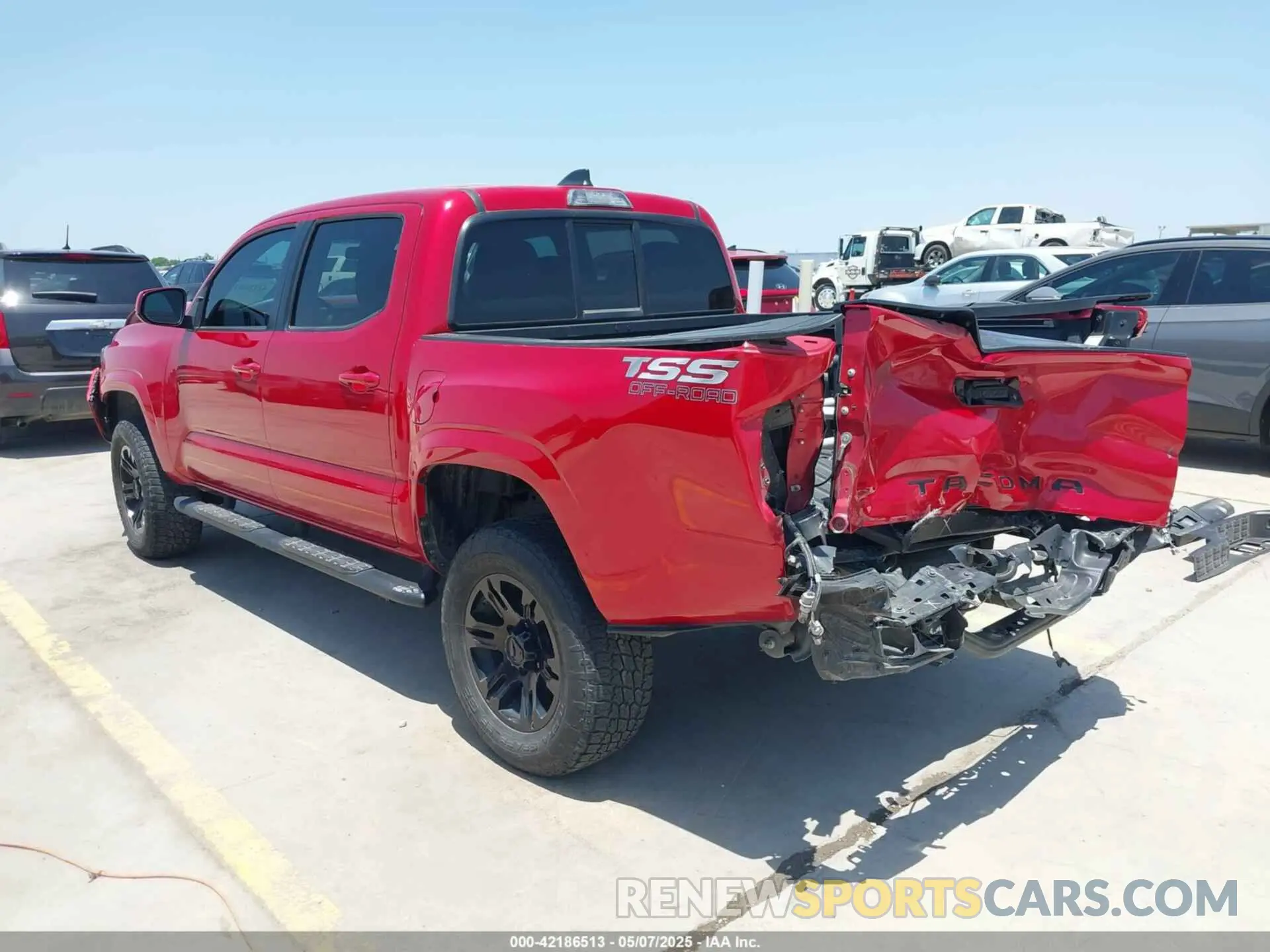 3 Photograph of a damaged car 3TYAX5GN6NT060646 TOYOTA TACOMA 2022