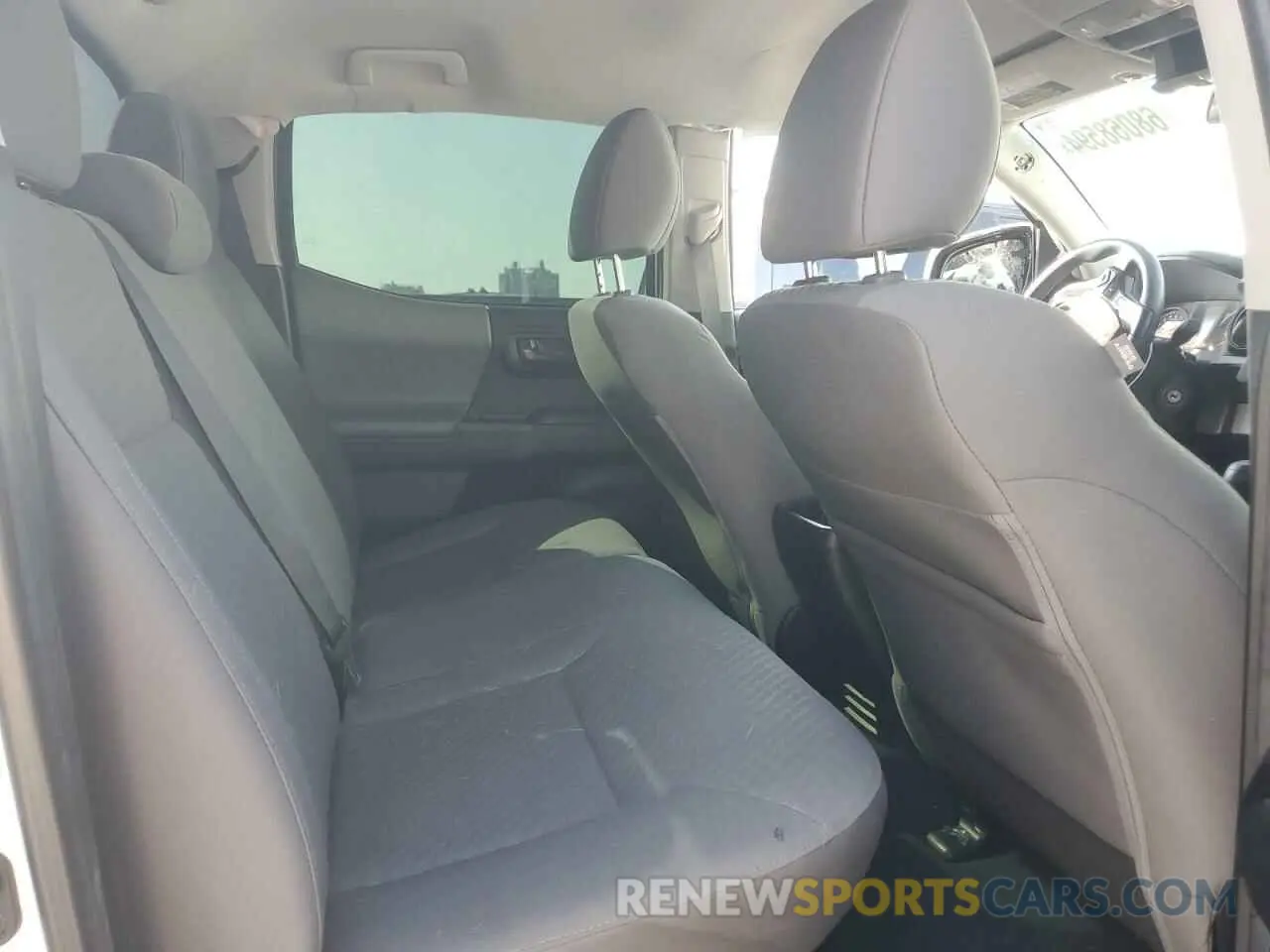 10 Photograph of a damaged car 3TYAX5GN9NT049981 TOYOTA TACOMA 2022