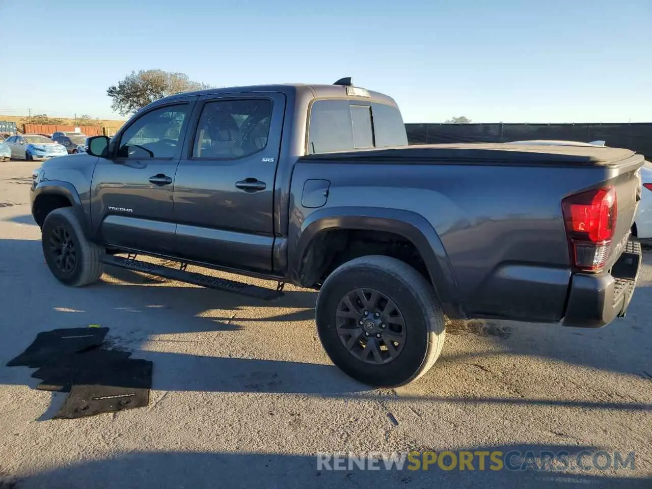 2 Photograph of a damaged car 3TYAZ5CN2NT016112 TOYOTA TACOMA 2022