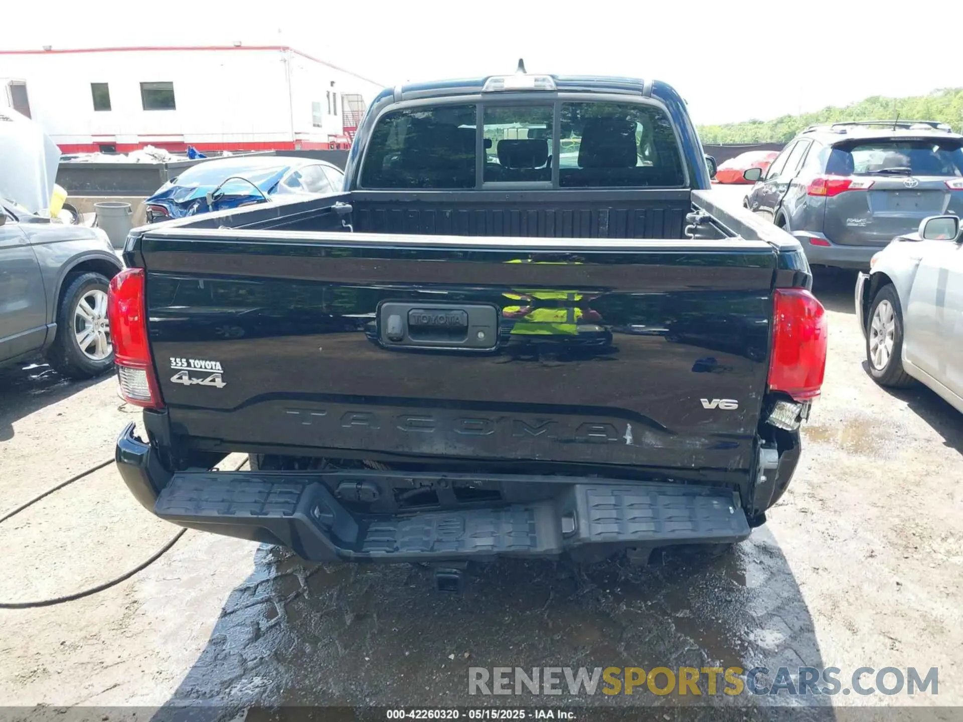 6 Photograph of a damaged car 3TYCZ5AN0NT075493 TOYOTA TACOMA 2022